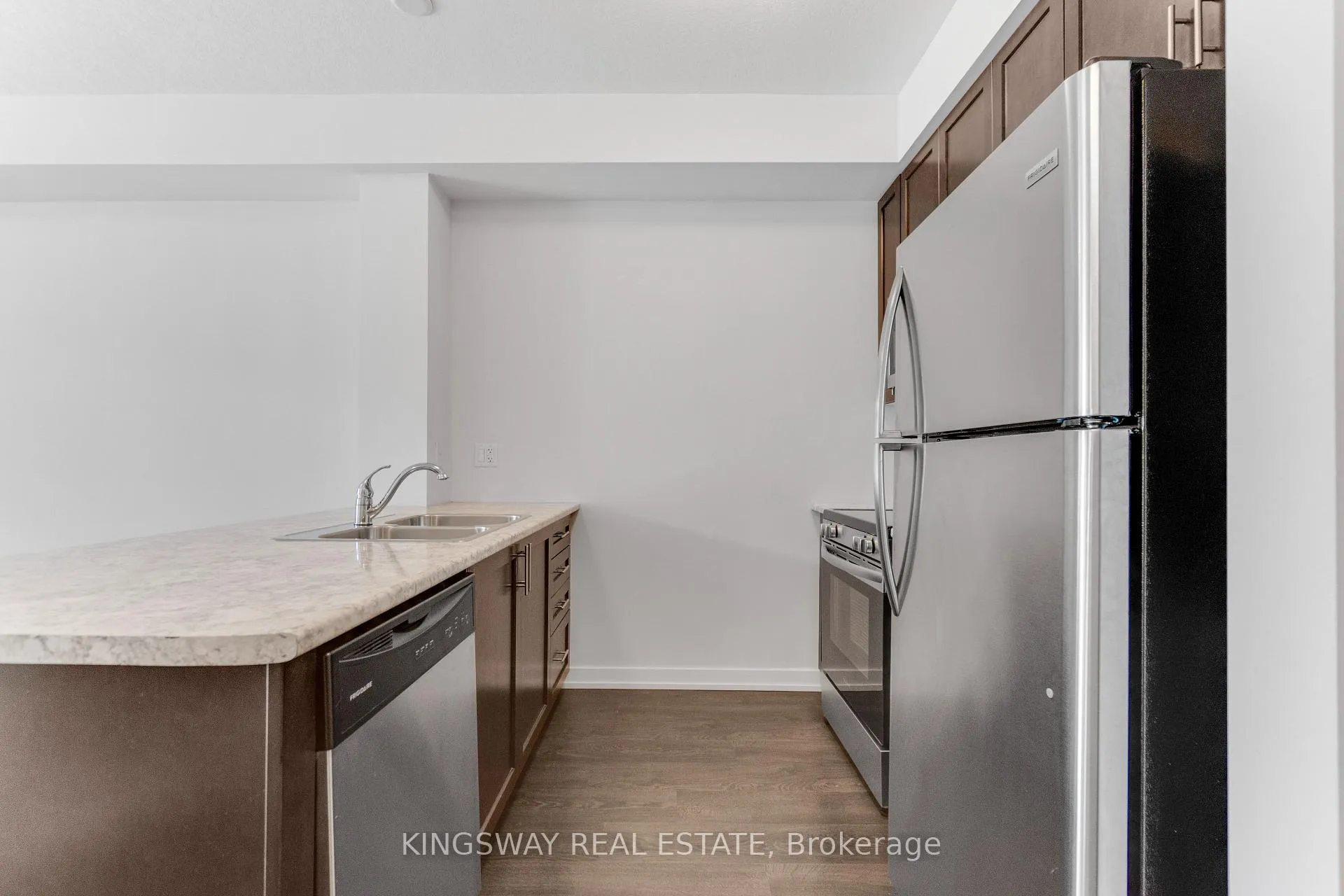 Photo 14 of Unit 109, 125 Shoreview Place, Hamilton, Lakeshore — HOMEH