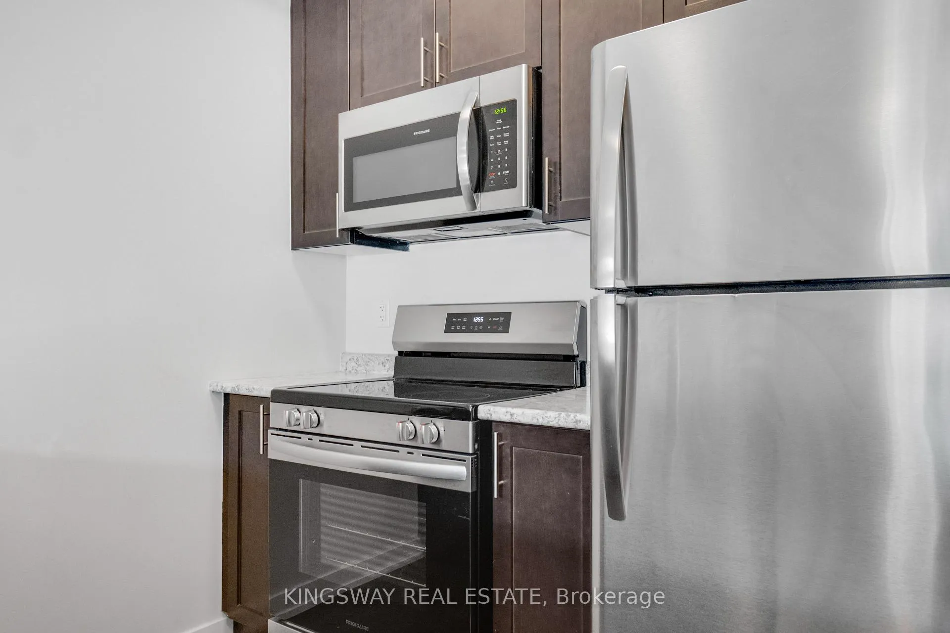 Photo 15 of Unit 109, 125 Shoreview Place, Hamilton, Lakeshore — HOMEH