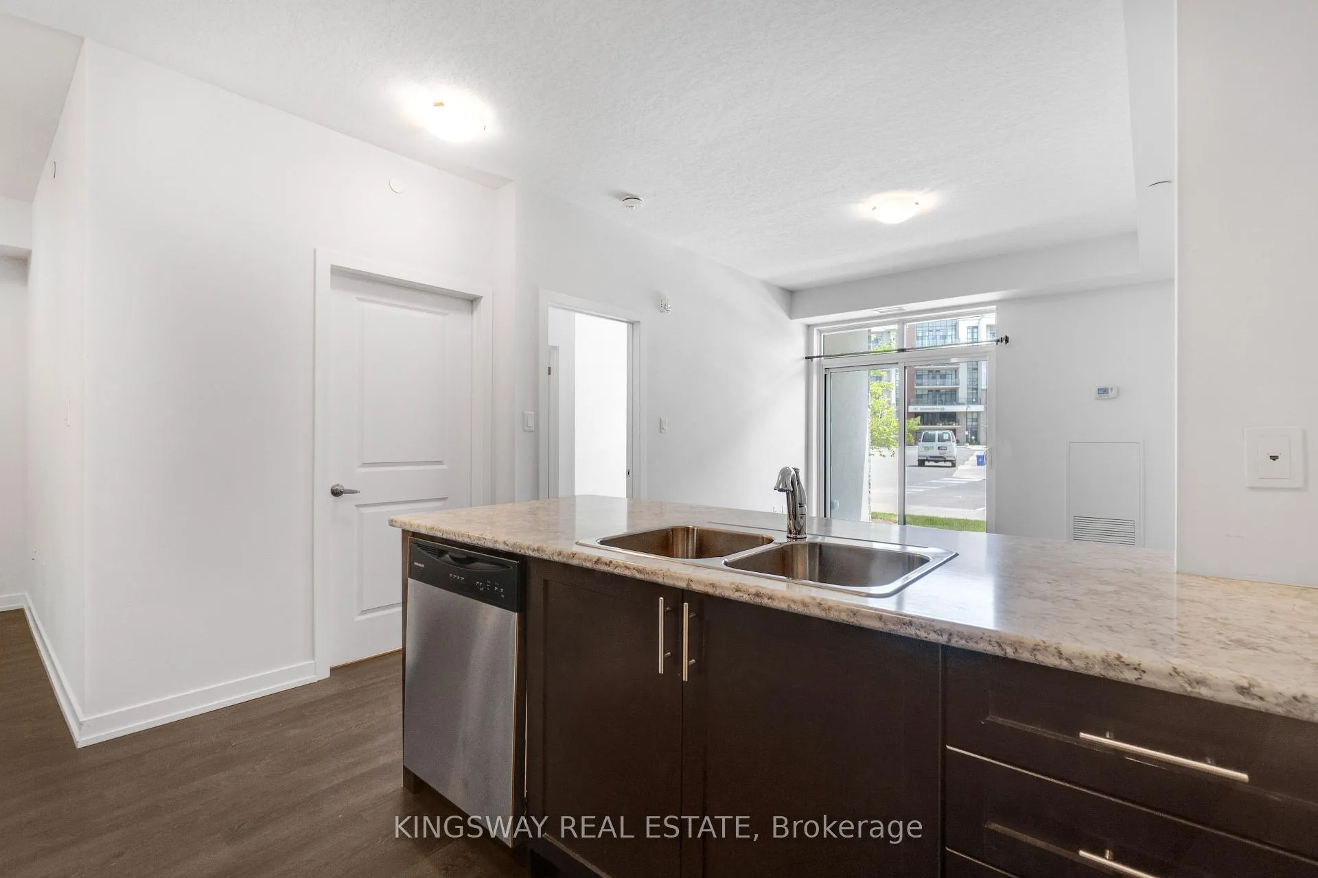 Photo 16 of Unit 109, 125 Shoreview Place, Hamilton, Lakeshore — HOMEH