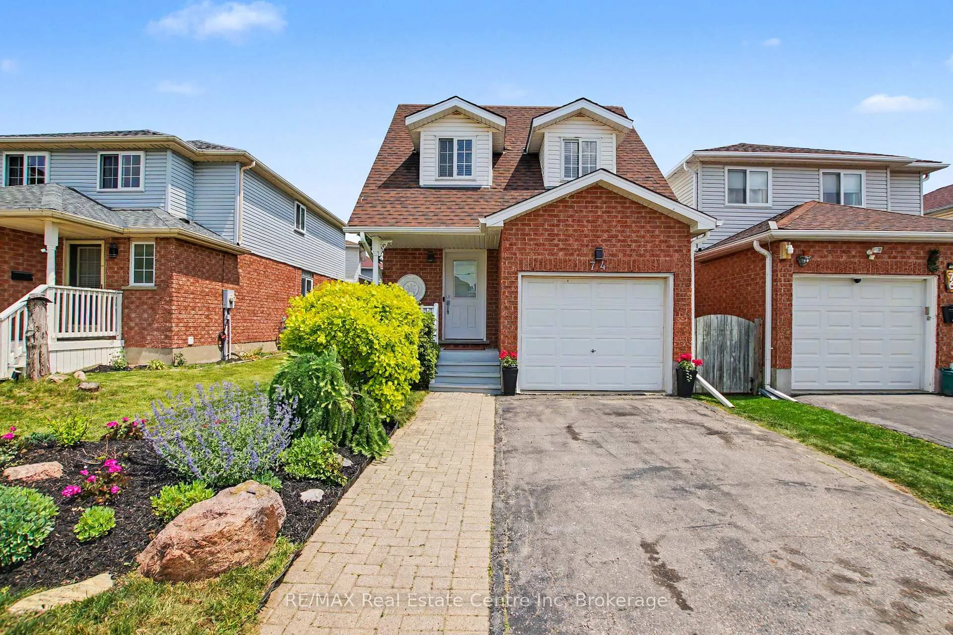 Photo 2 of 74 Activa Avenue, Kitchener — HOMEH
