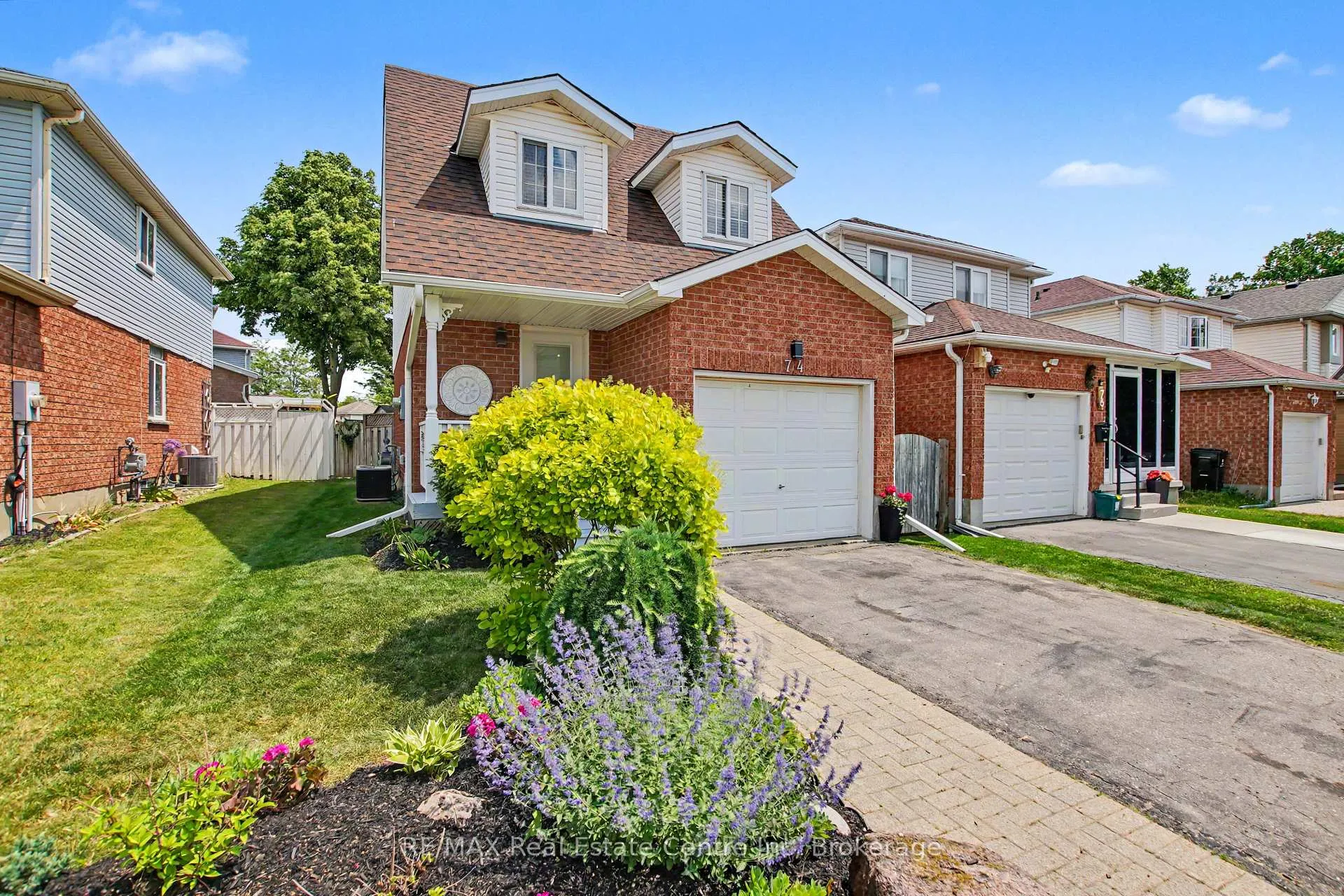 Photo 4 of 74 Activa Avenue, Kitchener — HOMEH