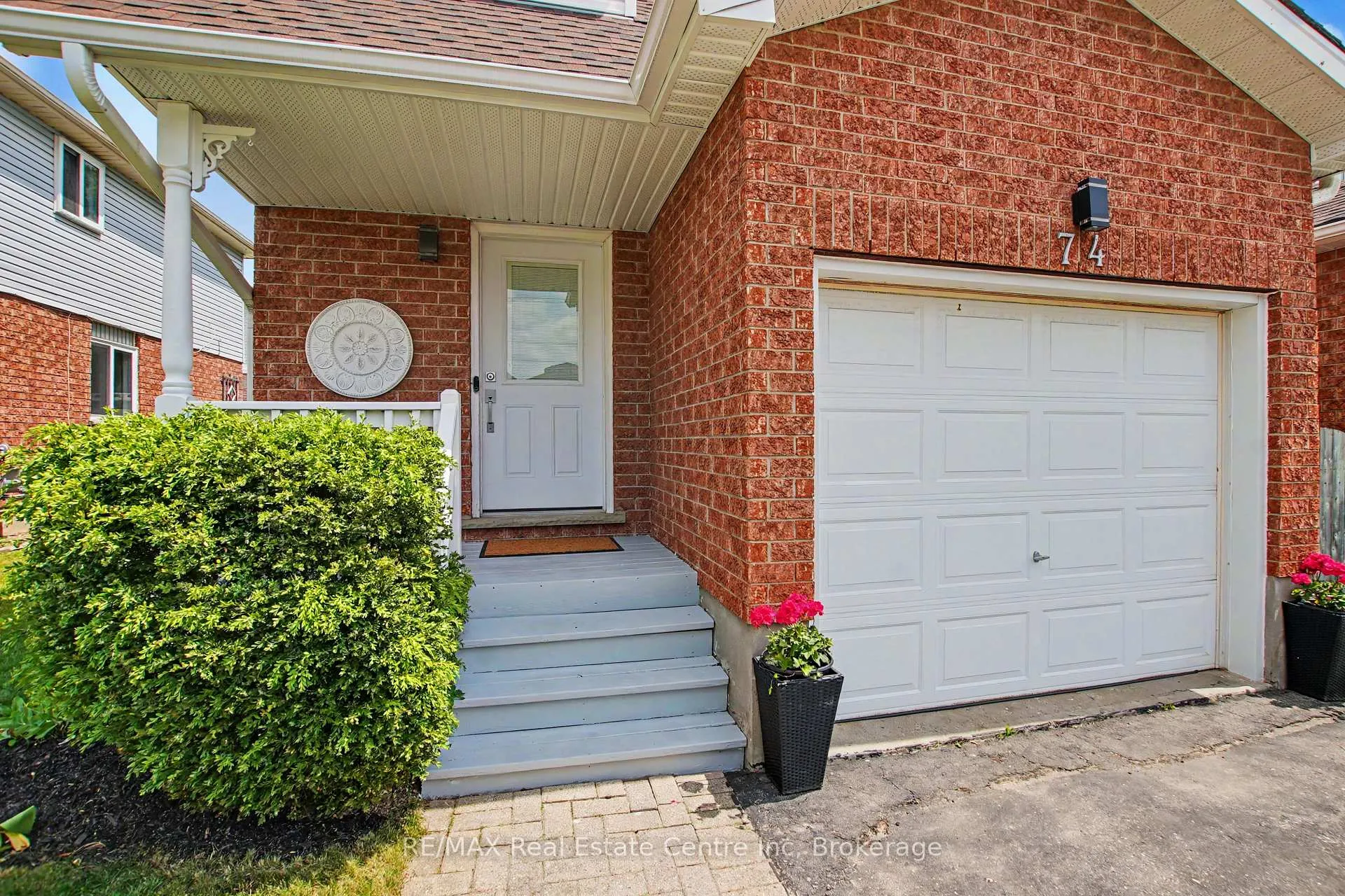 Photo 5 of 74 Activa Avenue, Kitchener — HOMEH