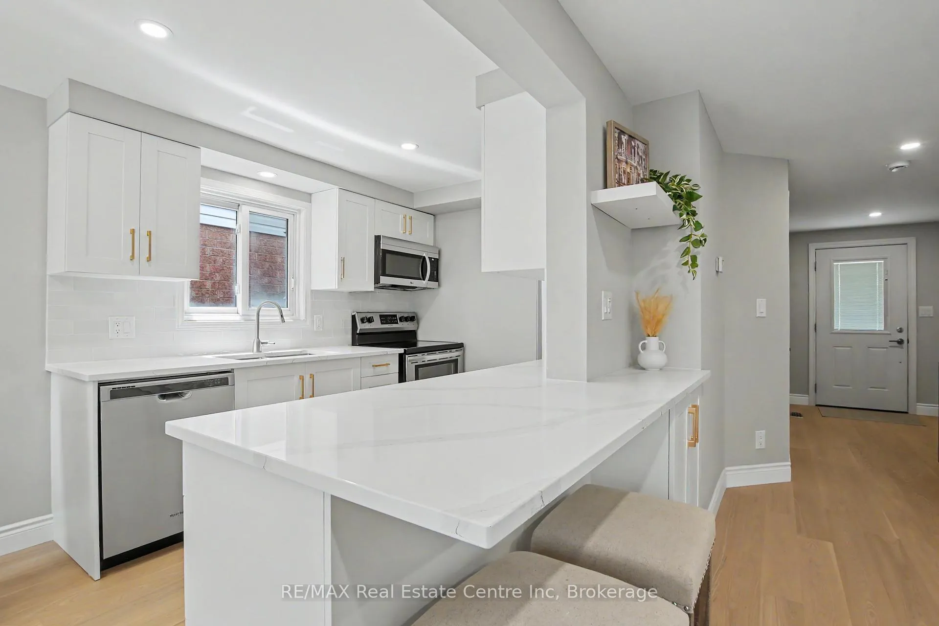 Photo 9 of 74 Activa Avenue, Kitchener — HOMEH