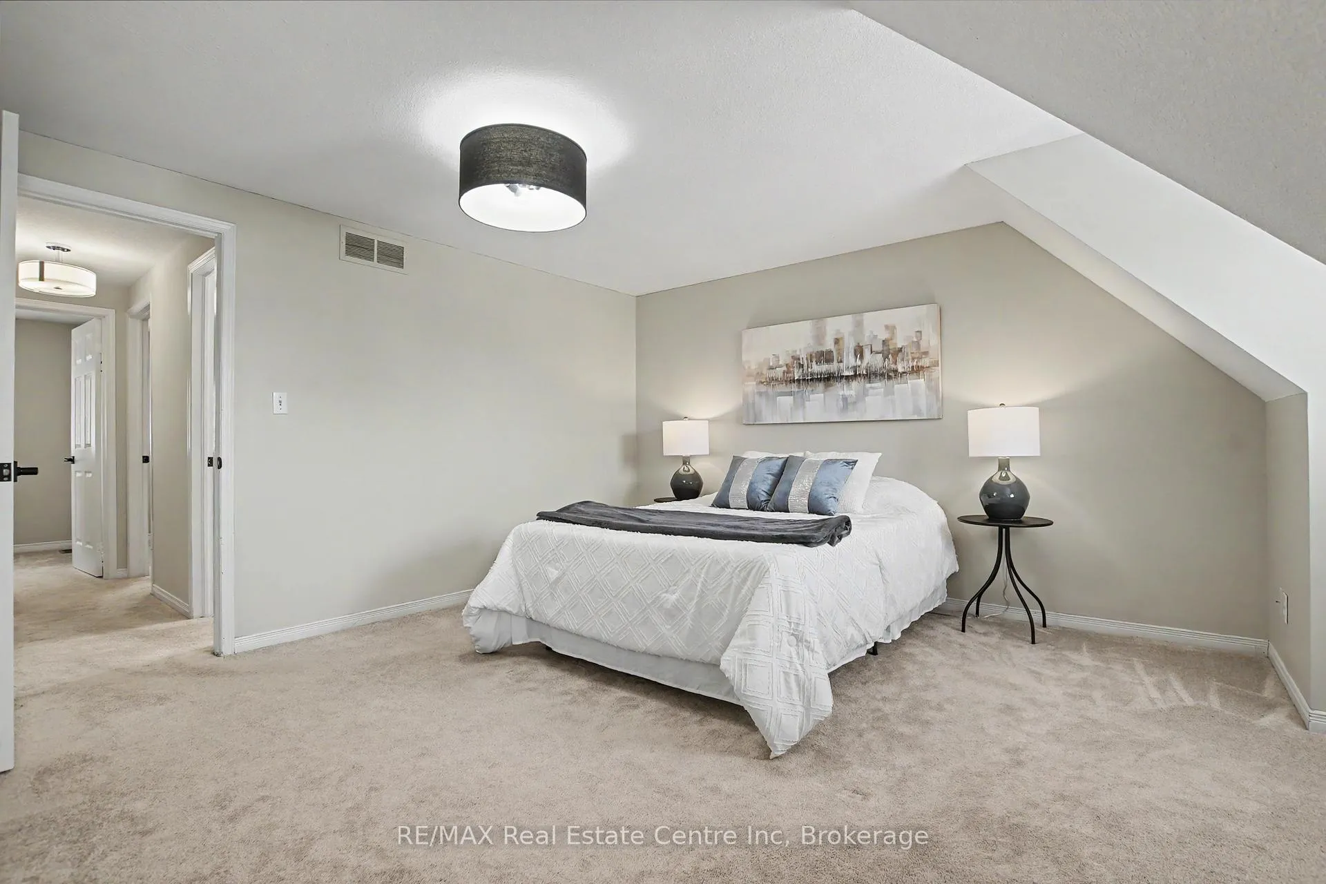 Photo 21 of 74 Activa Avenue, Kitchener — HOMEH