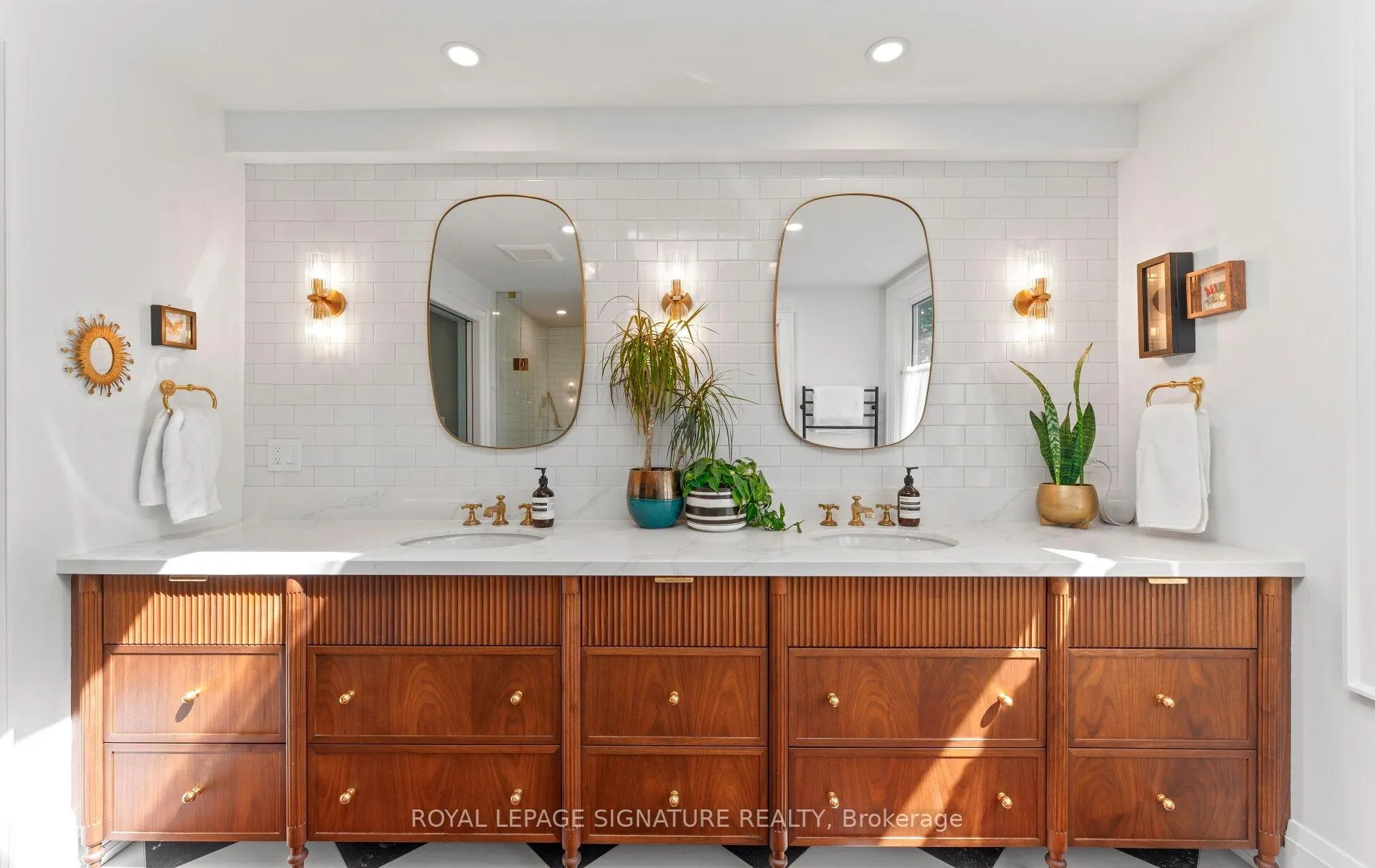 Photo 24 of 107 Gore Vale Avenue, Toronto, Trinity-Bellwoods — HOMEH