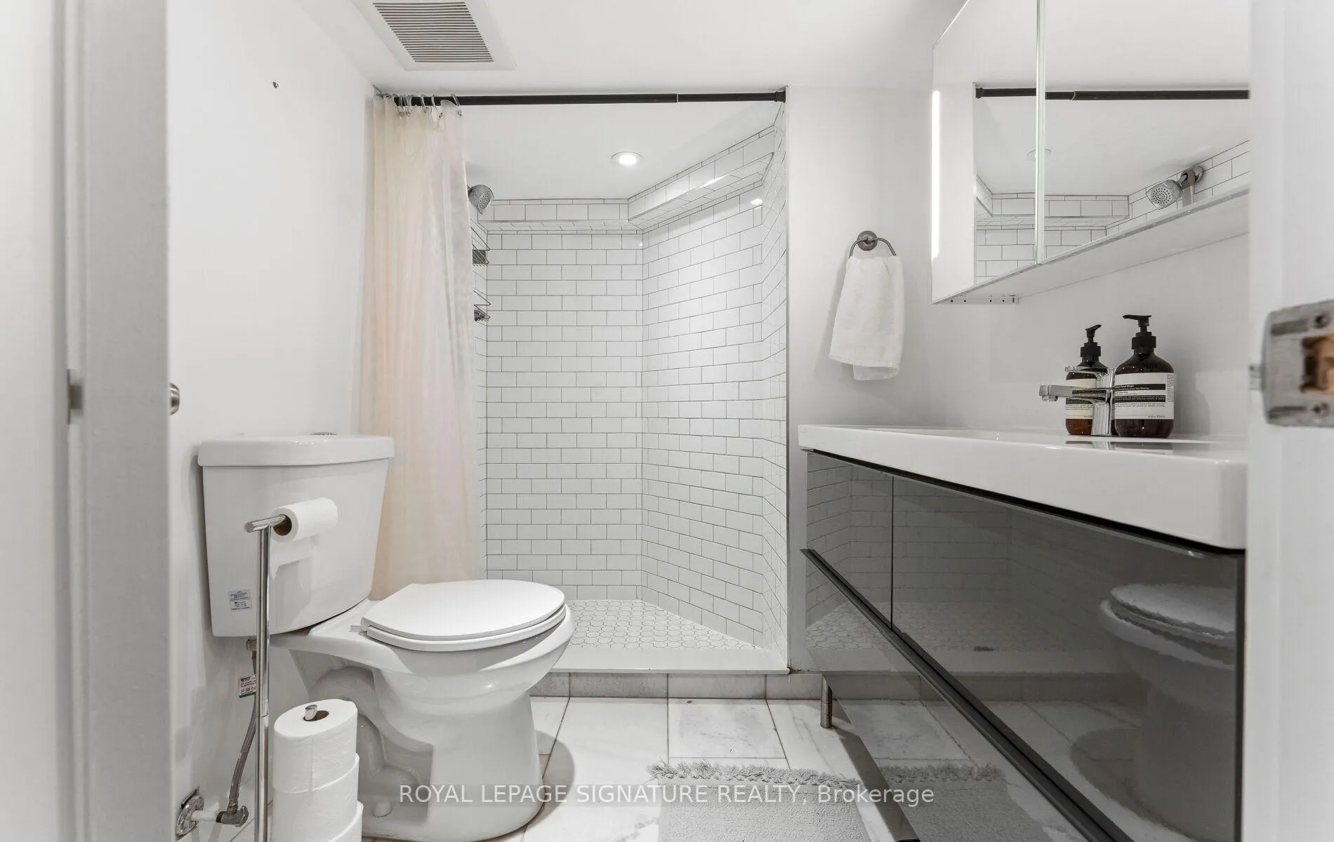 Photo 29 of 107 Gore Vale Avenue, Toronto, Trinity-Bellwoods — HOMEH