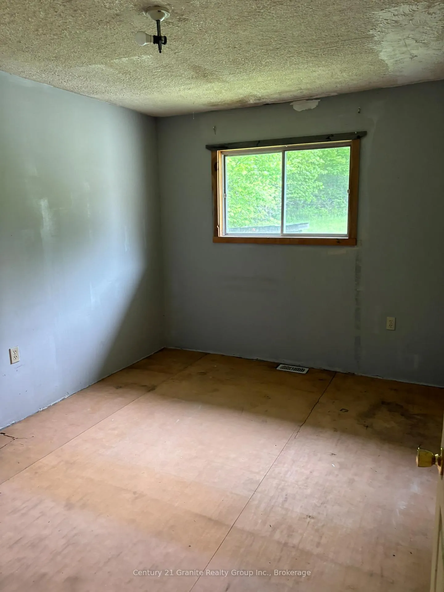 Photo 15 of 577 Lakeview Road, Bancroft, Dungannon Ward — HOMEH