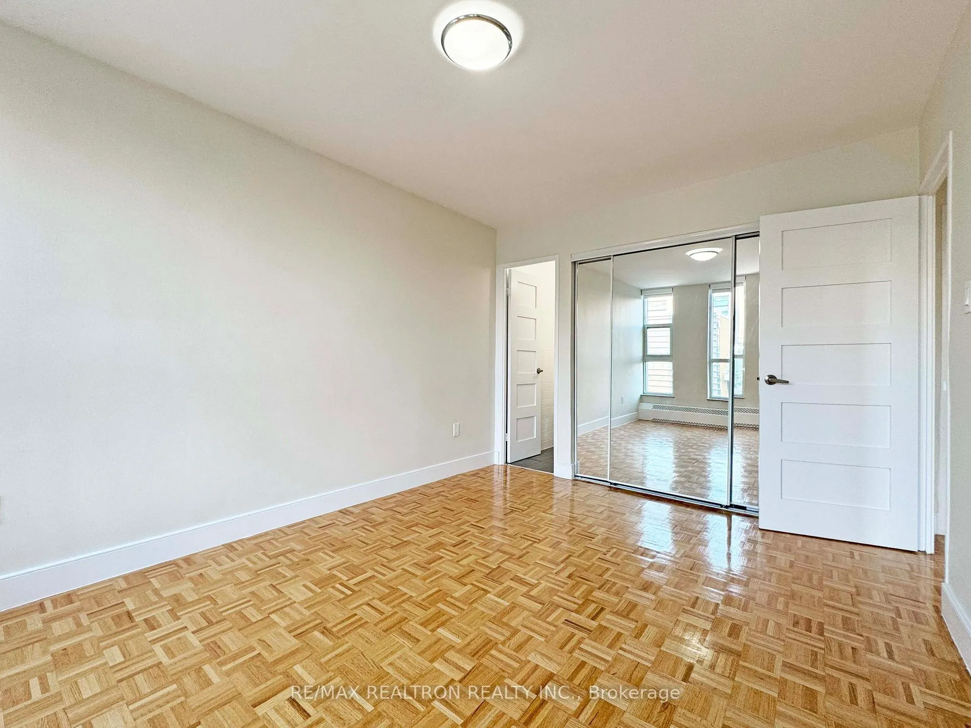 Photo 10 of Unit 710, 666 Spadina Avenue, Toronto, University — HOMEH