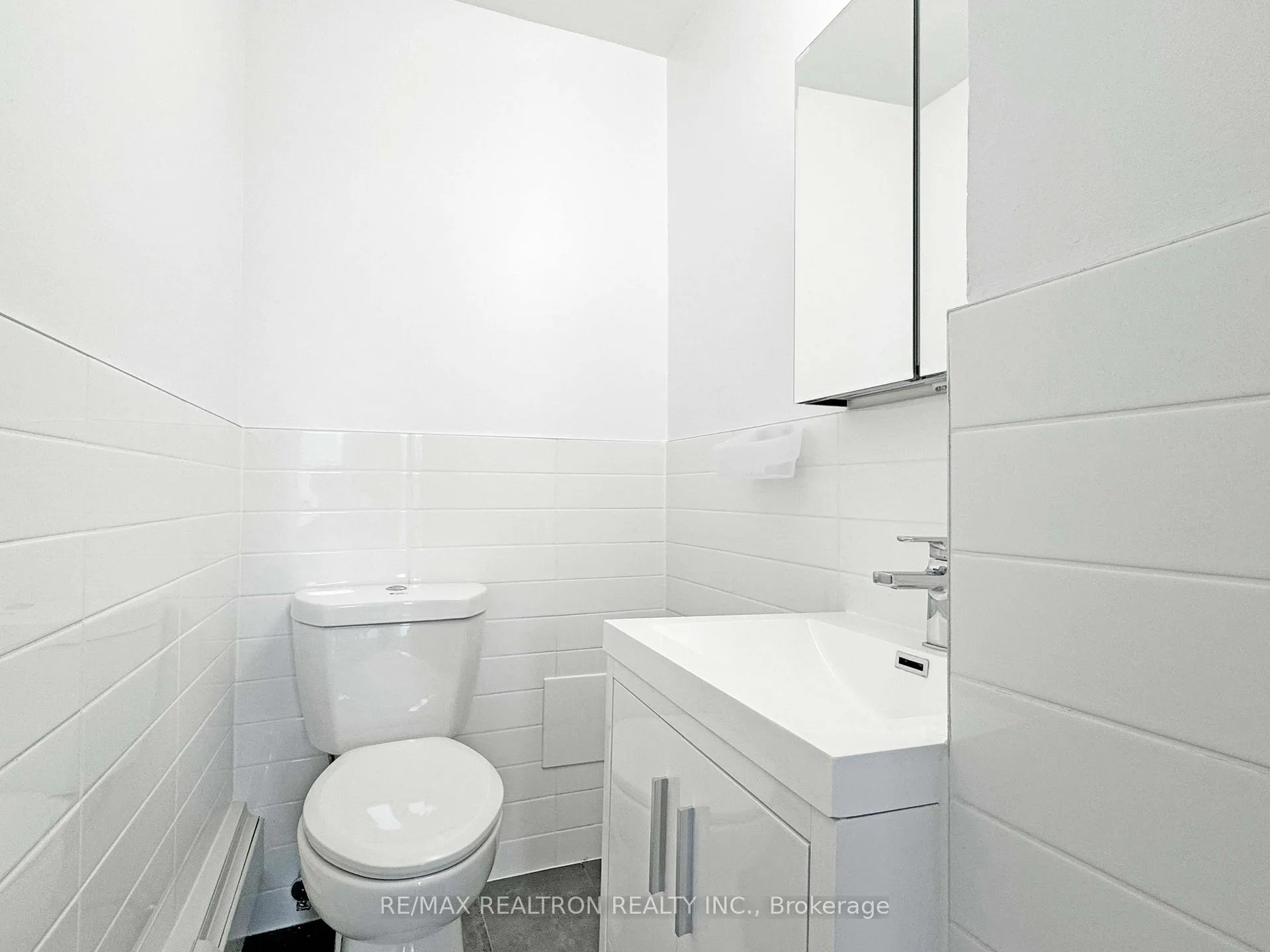 Photo 11 of Unit 710, 666 Spadina Avenue, Toronto, University — HOMEH