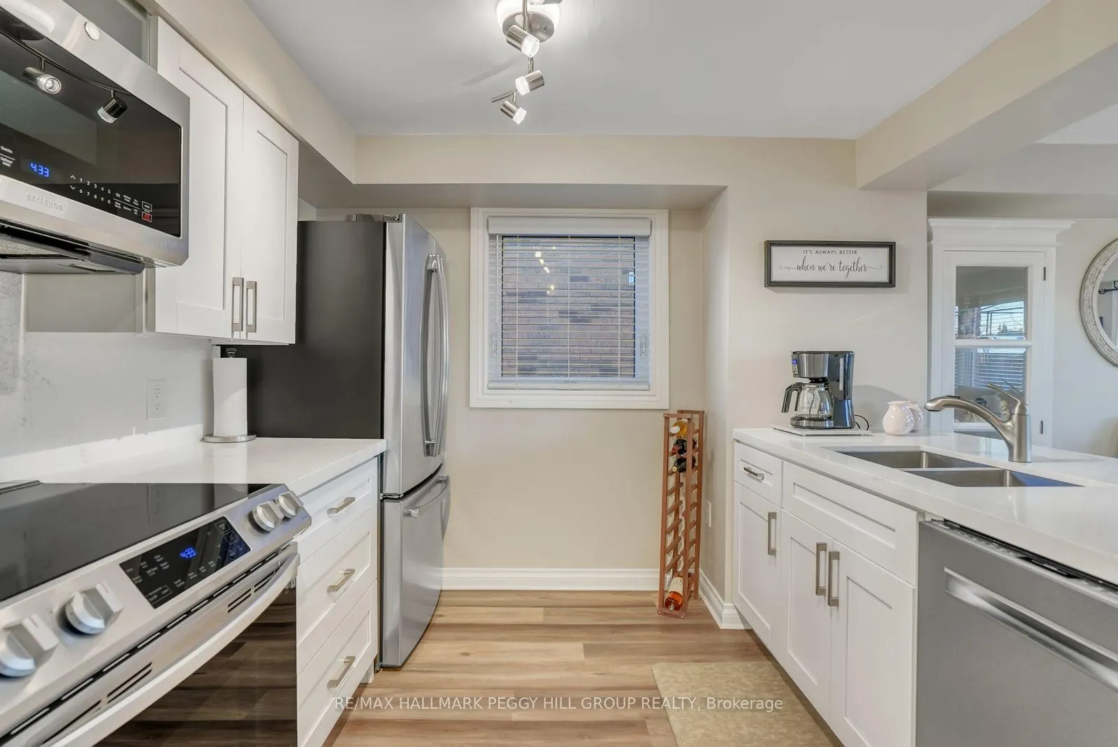 Photo 3 of 25 Bibby Court, Barrie, Holly — HOMEH