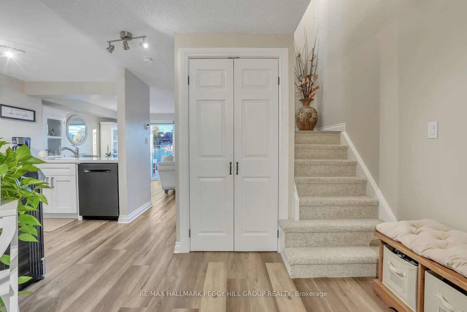 Photo 10 of 25 Bibby Court, Barrie, Holly — HOMEH