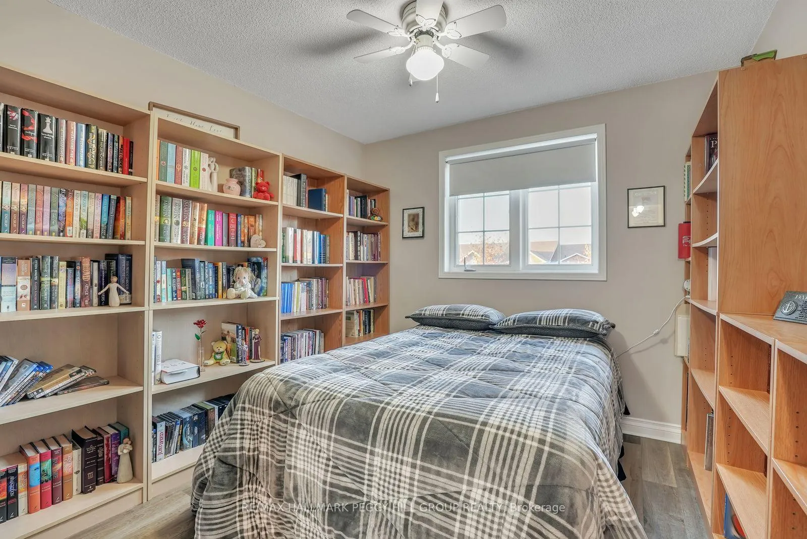 Photo 13 of 25 Bibby Court, Barrie, Holly — HOMEH