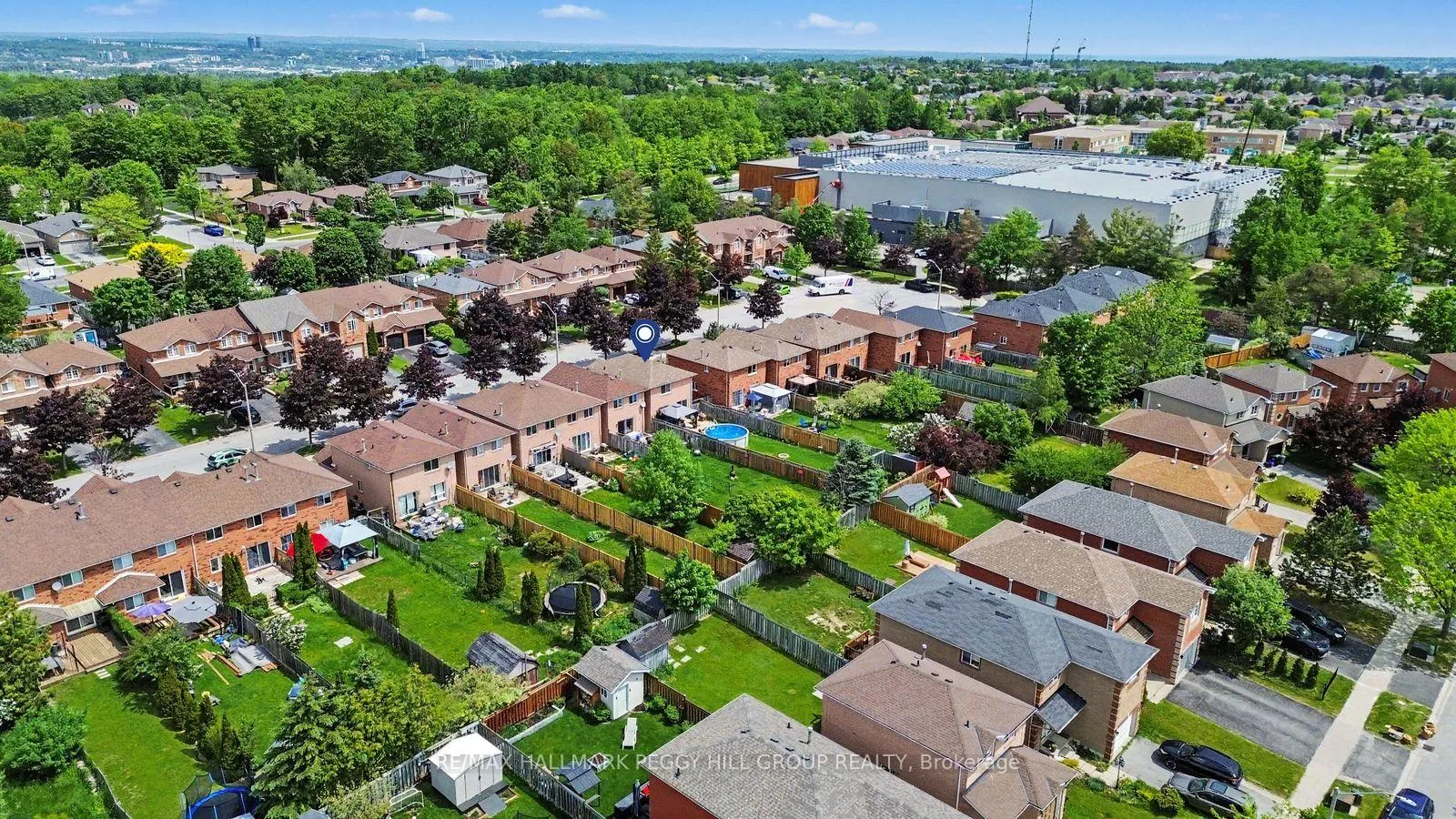Photo 20 of 25 Bibby Court, Barrie, Holly — HOMEH