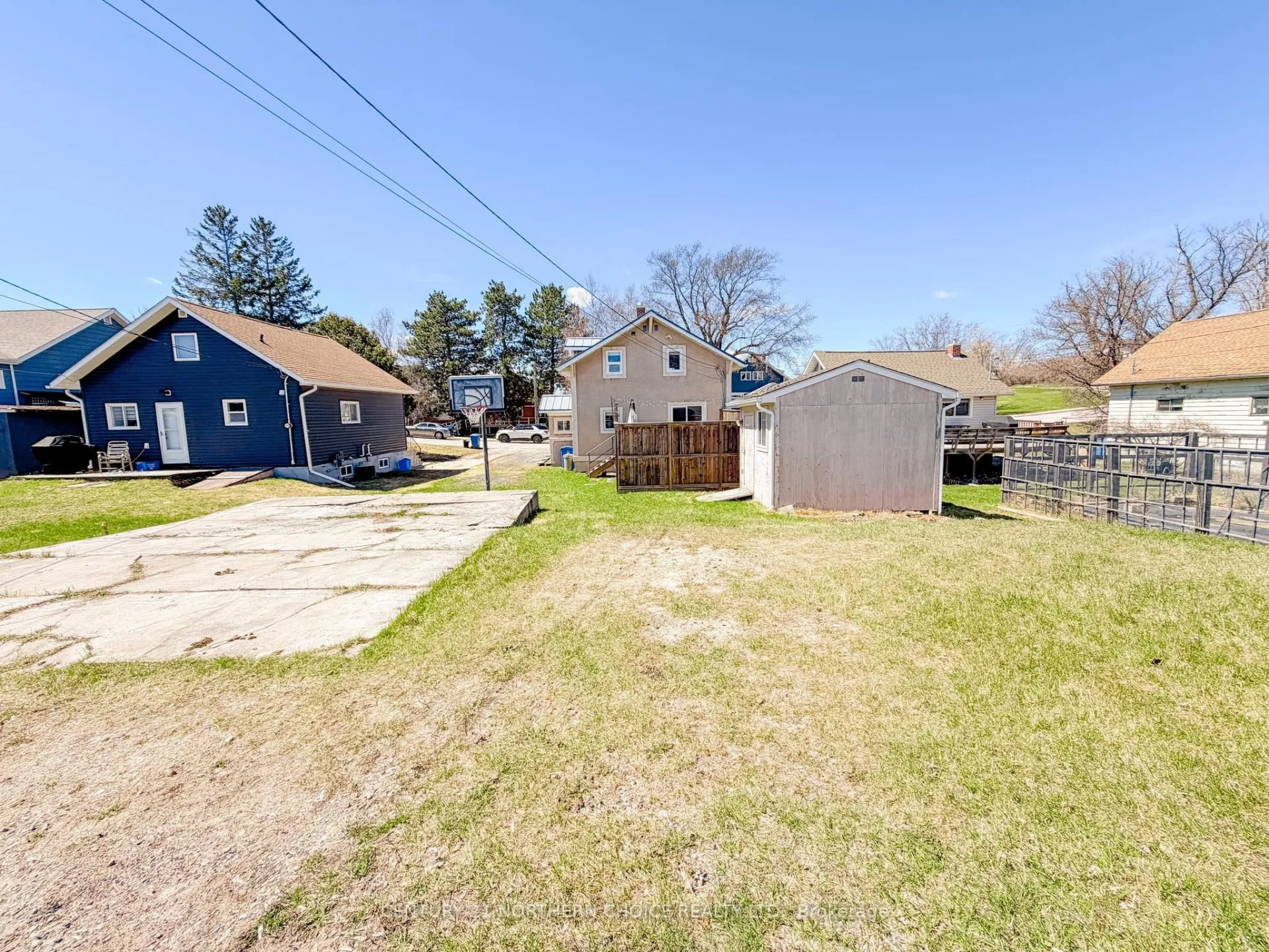Photo 2 of 613 Fifth Avenue South, Kenora, Lakeside — HOMEH