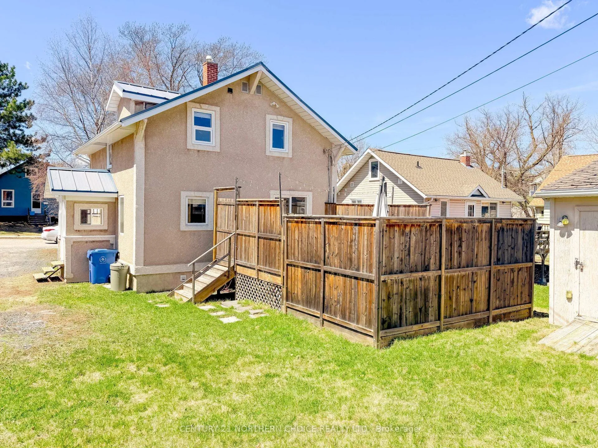 Photo 3 of 613 Fifth Avenue South, Kenora, Lakeside — HOMEH