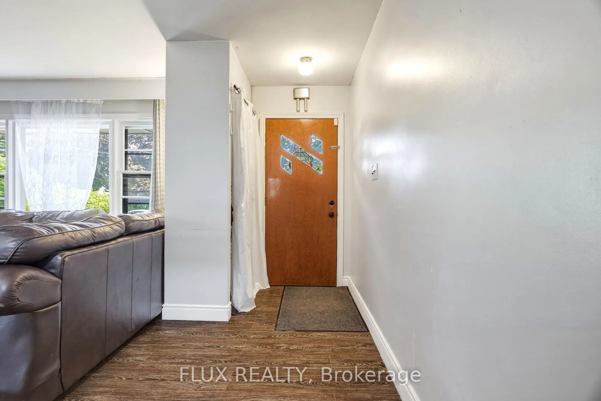 Photo 6 of 32 Close Avenue, Cambridge, Christopher-Champlain — HOMEH
