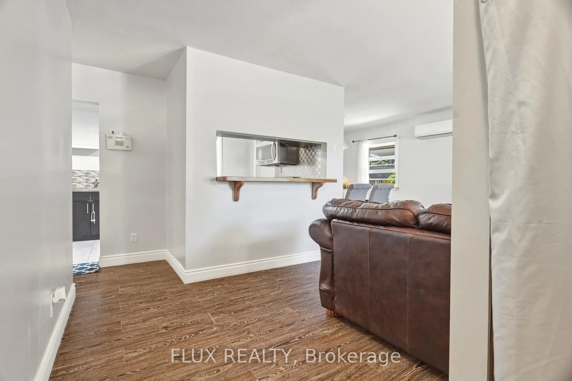 Photo 7 of 32 Close Avenue, Cambridge, Christopher-Champlain — HOMEH