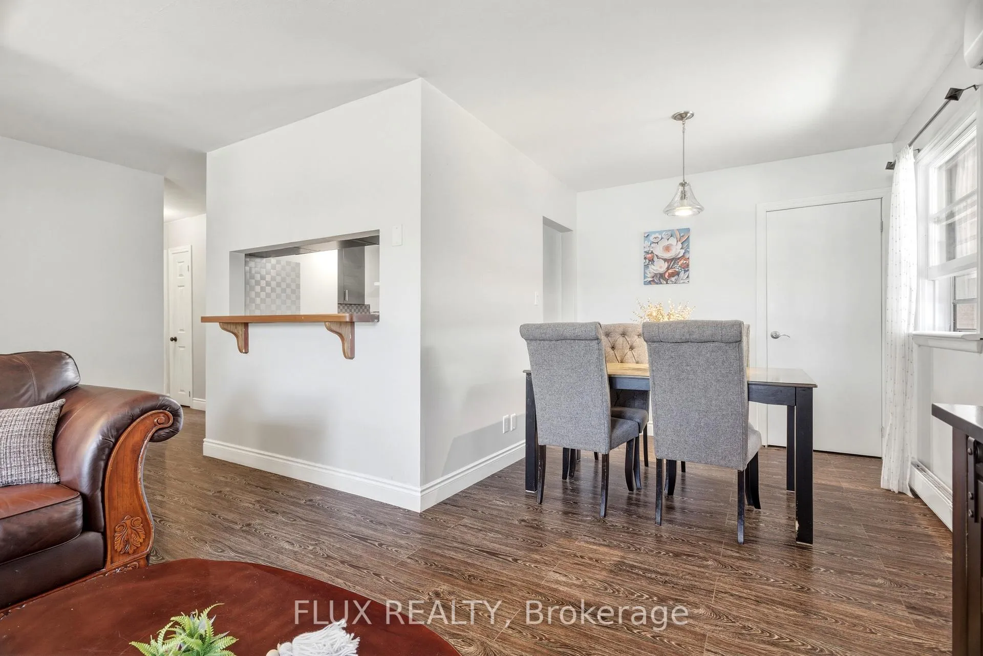 Photo 11 of 32 Close Avenue, Cambridge, Christopher-Champlain — HOMEH