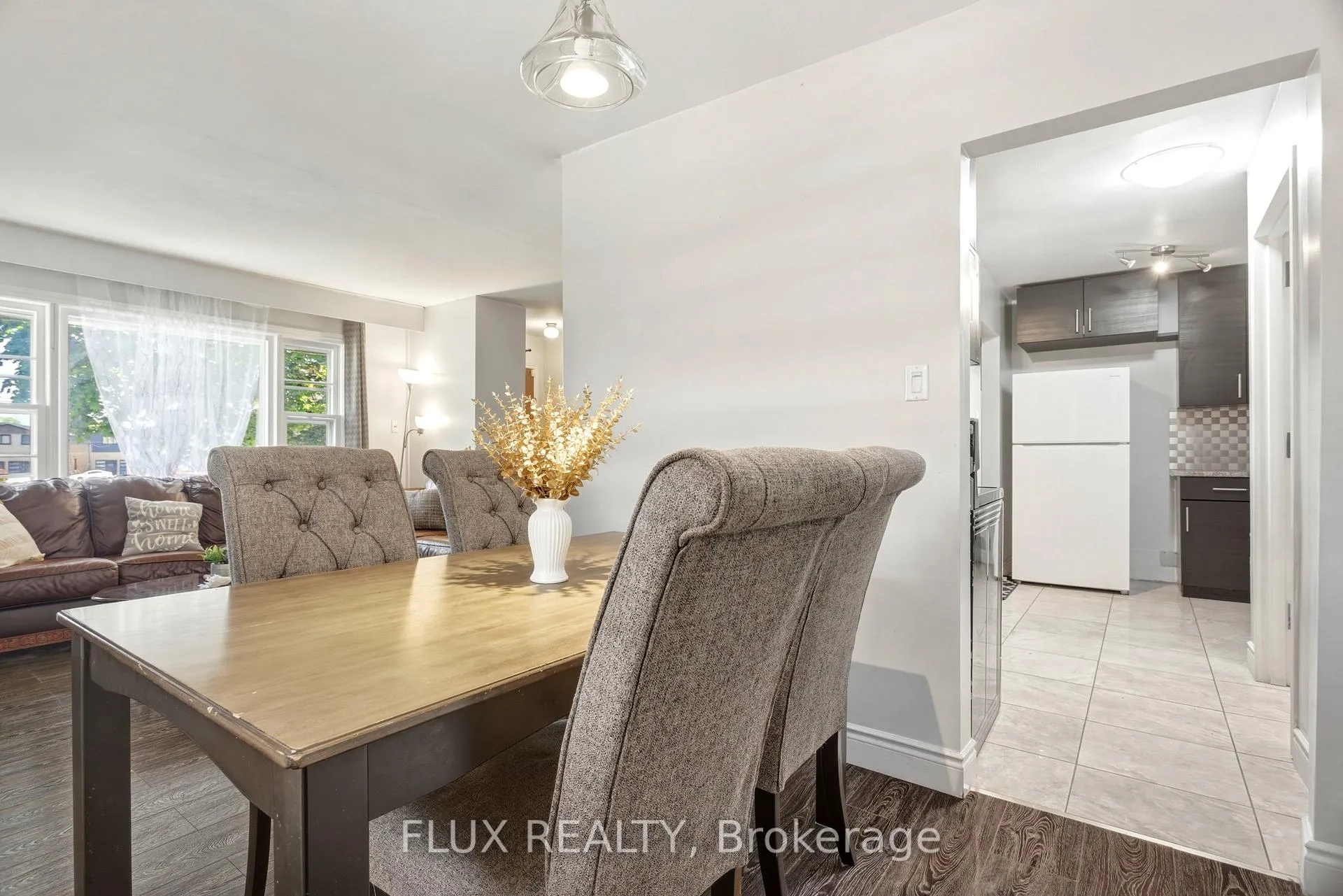 Photo 13 of 32 Close Avenue, Cambridge, Christopher-Champlain — HOMEH