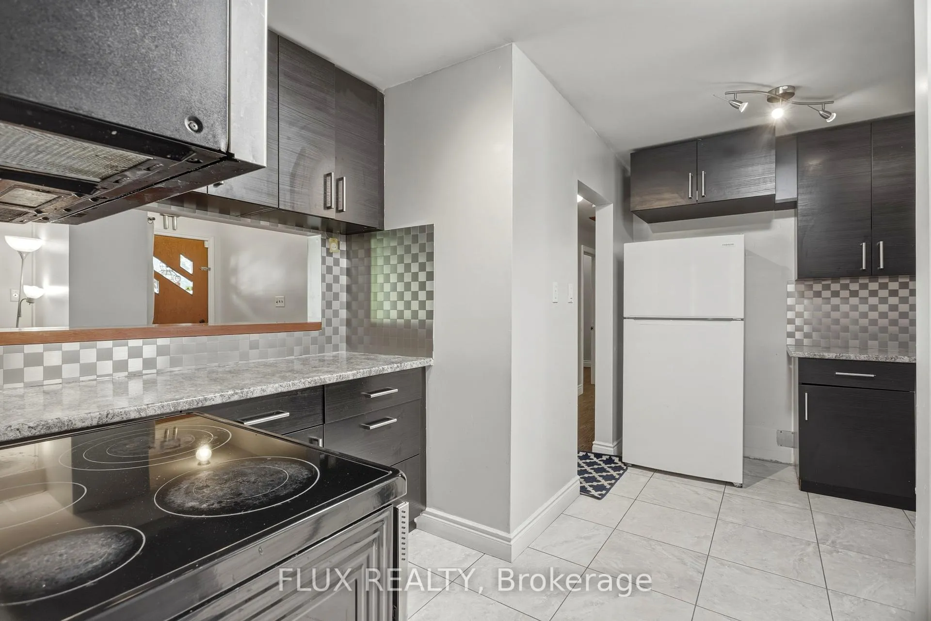 Photo 14 of 32 Close Avenue, Cambridge, Christopher-Champlain — HOMEH