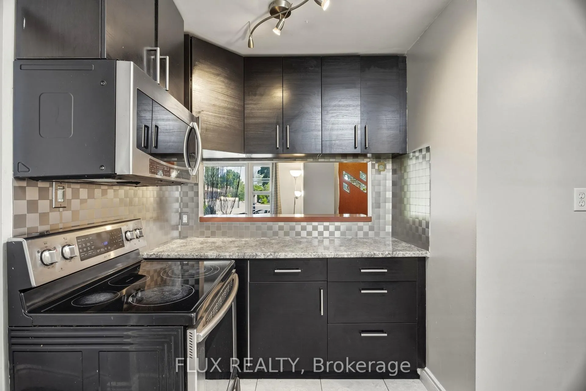 Photo 15 of 32 Close Avenue, Cambridge, Christopher-Champlain — HOMEH