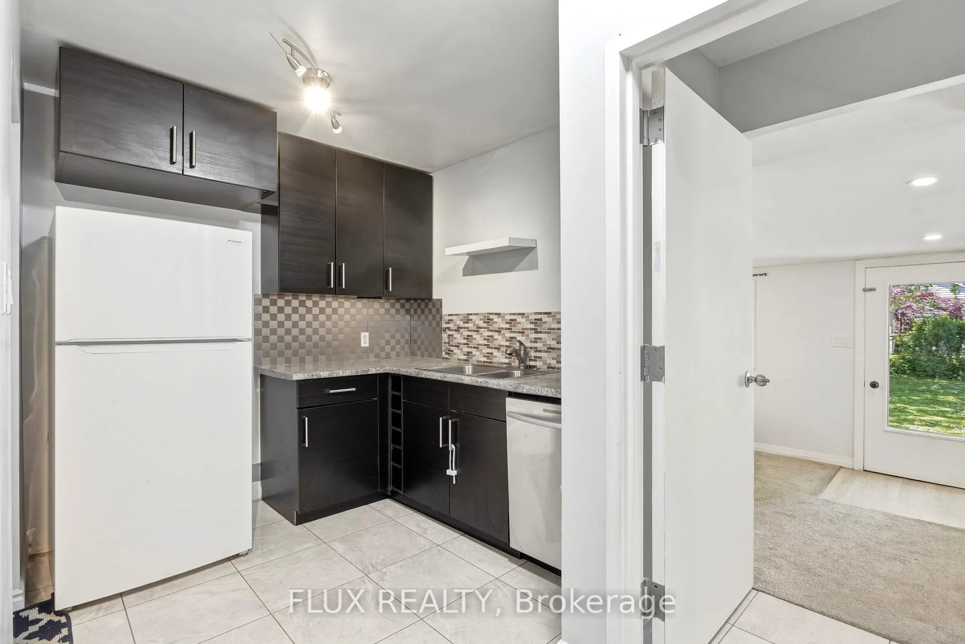 Photo 17 of 32 Close Avenue, Cambridge, Christopher-Champlain — HOMEH