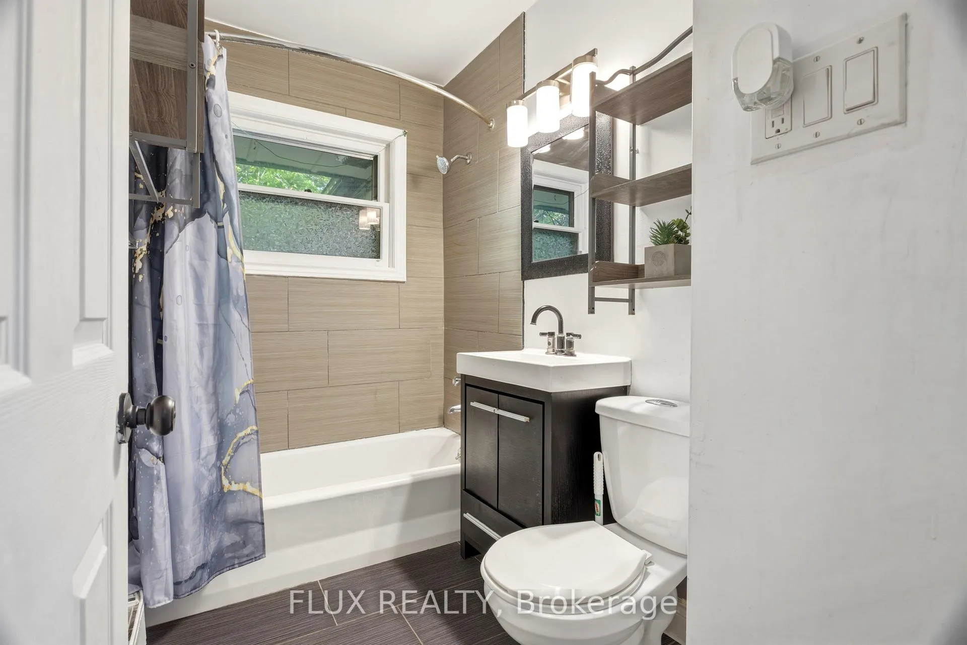 Photo 21 of 32 Close Avenue, Cambridge, Christopher-Champlain — HOMEH