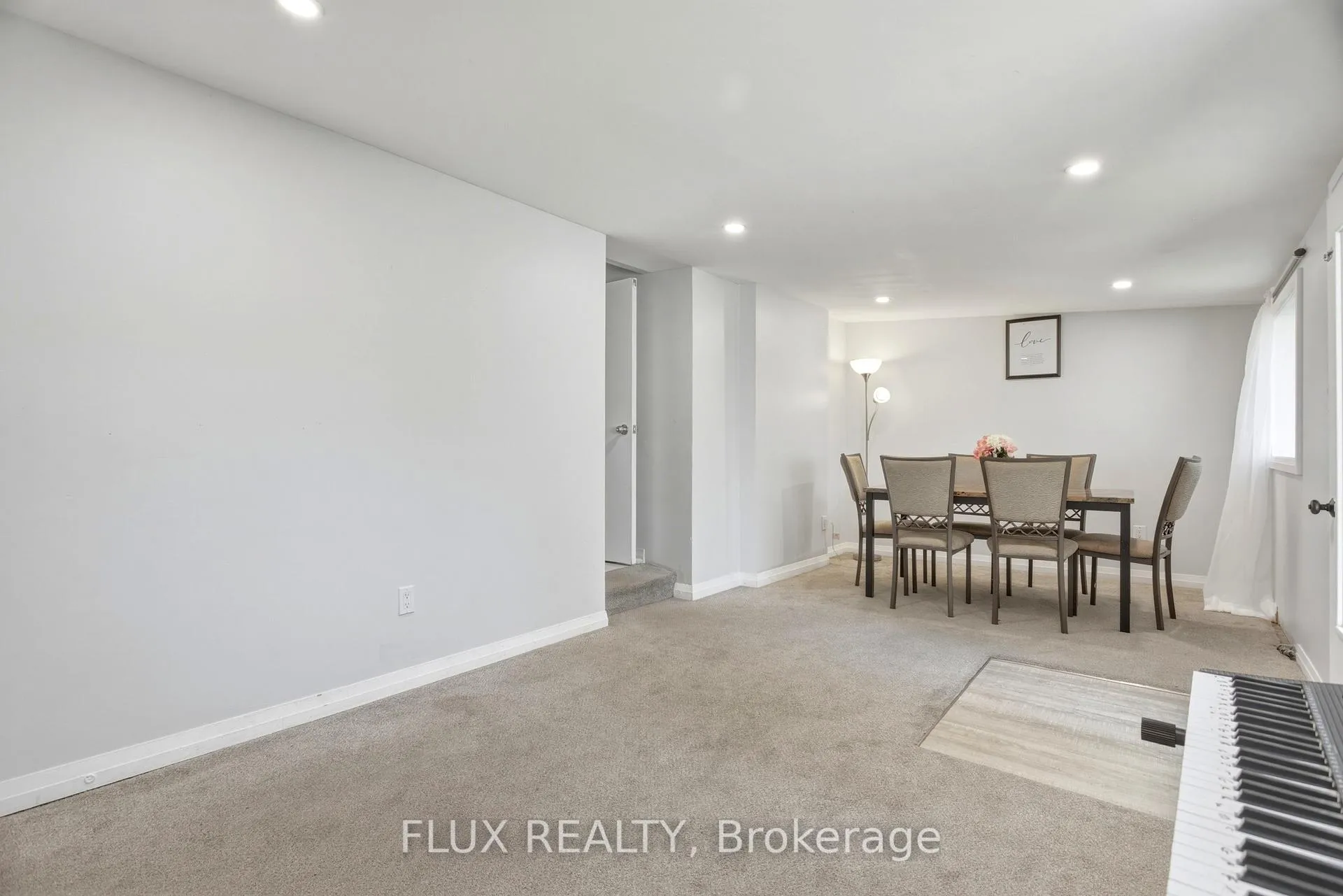 Photo 30 of 32 Close Avenue, Cambridge, Christopher-Champlain — HOMEH