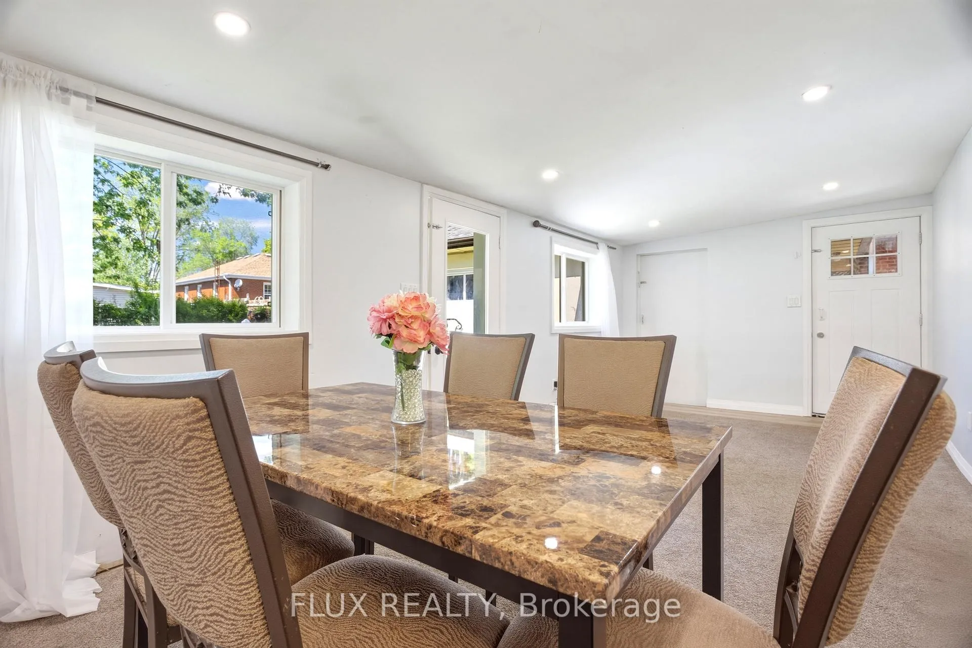 Photo 31 of 32 Close Avenue, Cambridge, Christopher-Champlain — HOMEH
