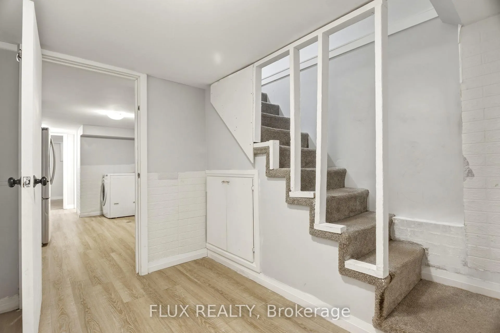 Photo 32 of 32 Close Avenue, Cambridge, Christopher-Champlain — HOMEH