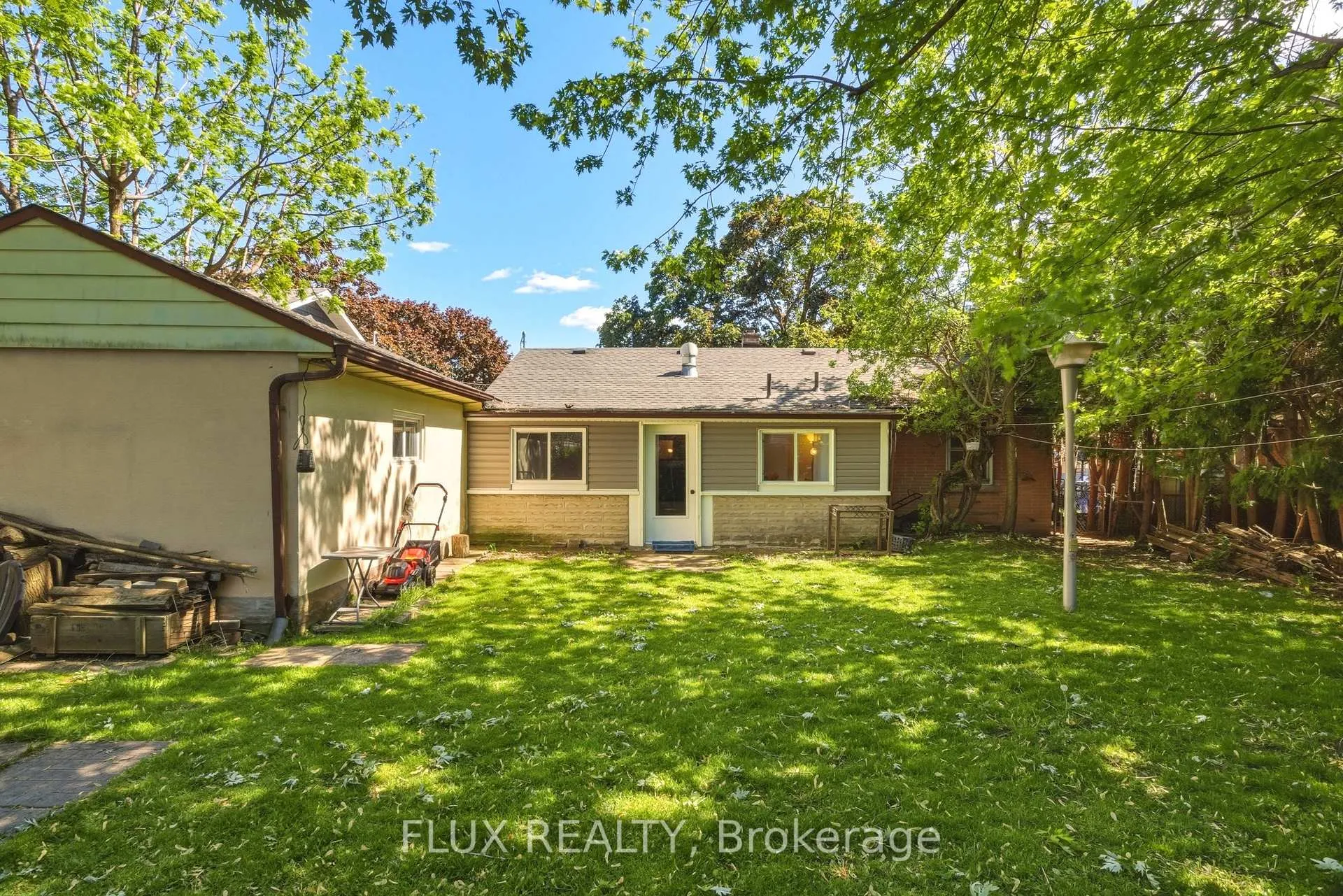 Photo 45 of 32 Close Avenue, Cambridge, Christopher-Champlain — HOMEH