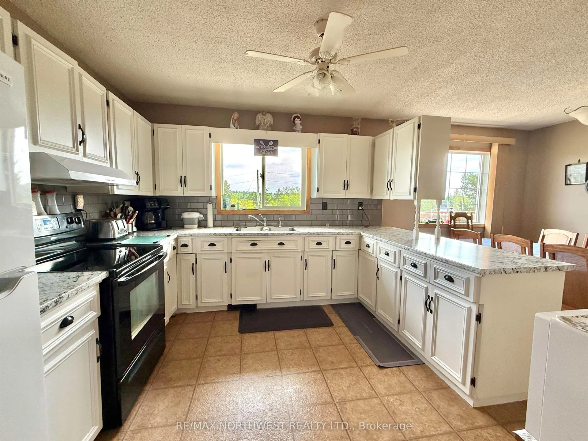 Photo 6 of 232 Rabbit Lake Road, Kenora, Rabbit Lake — HOMEH