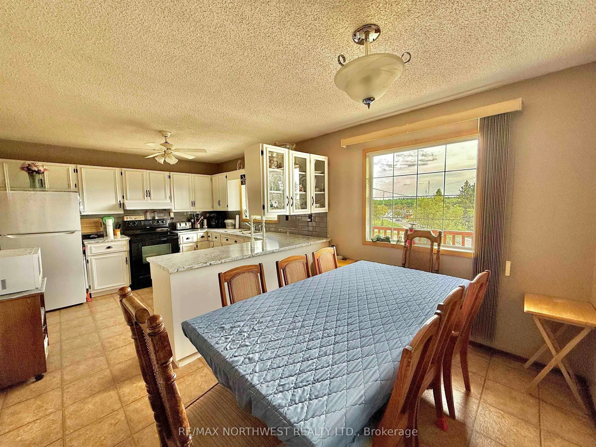 Photo 8 of 232 Rabbit Lake Road, Kenora, Rabbit Lake — HOMEH