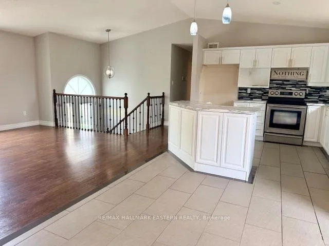 Photo 4 of 28 Grant Drive, Kawartha Lakes, Oakwood — HOMEH