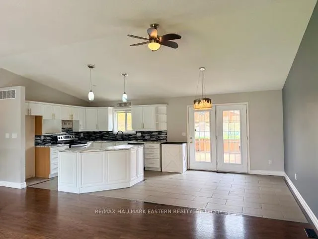 Photo 5 of 28 Grant Drive, Kawartha Lakes, Oakwood — HOMEH