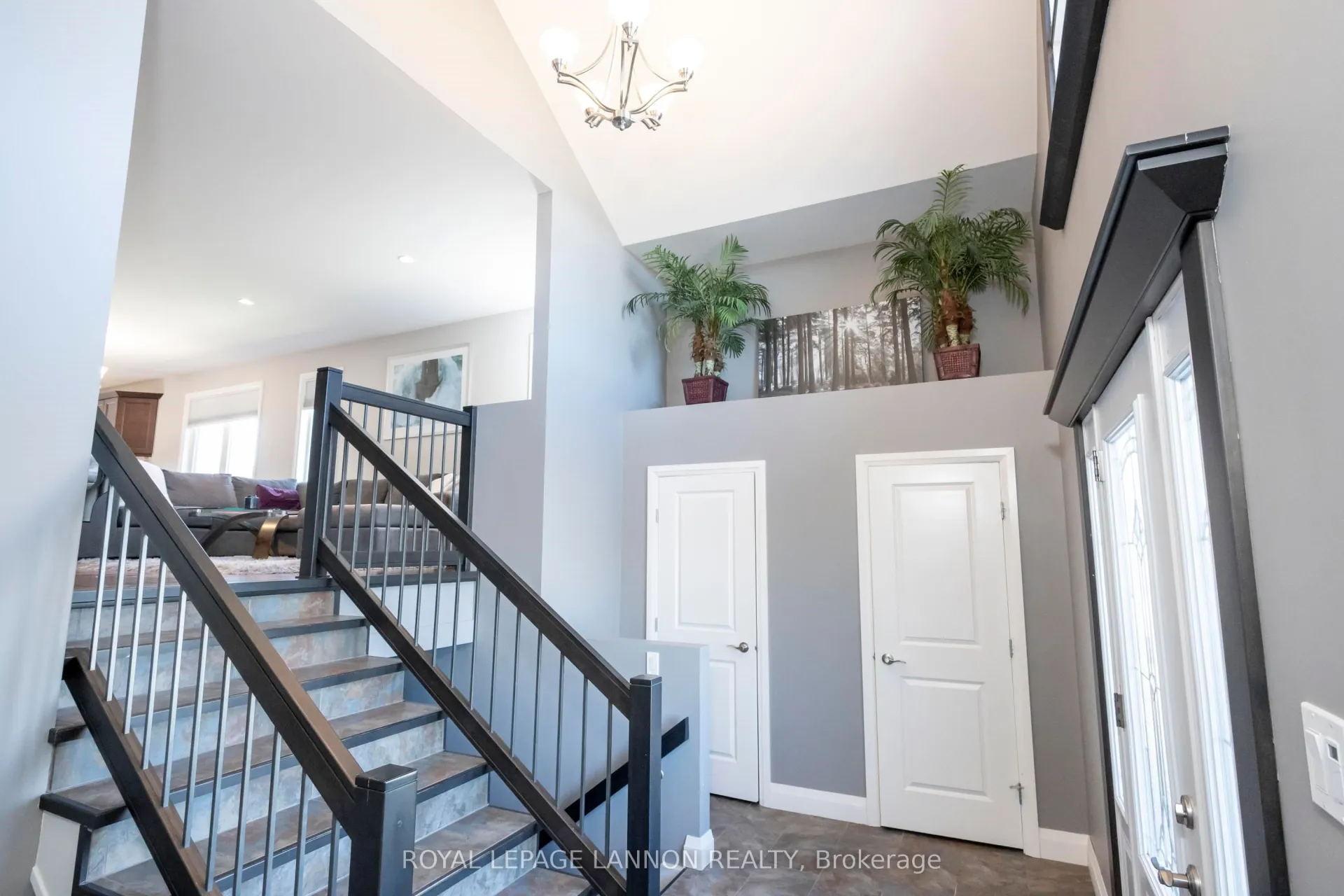 Photo 1 of 218 Sunflower Street, Thunder Bay, John Street North — HOMEH