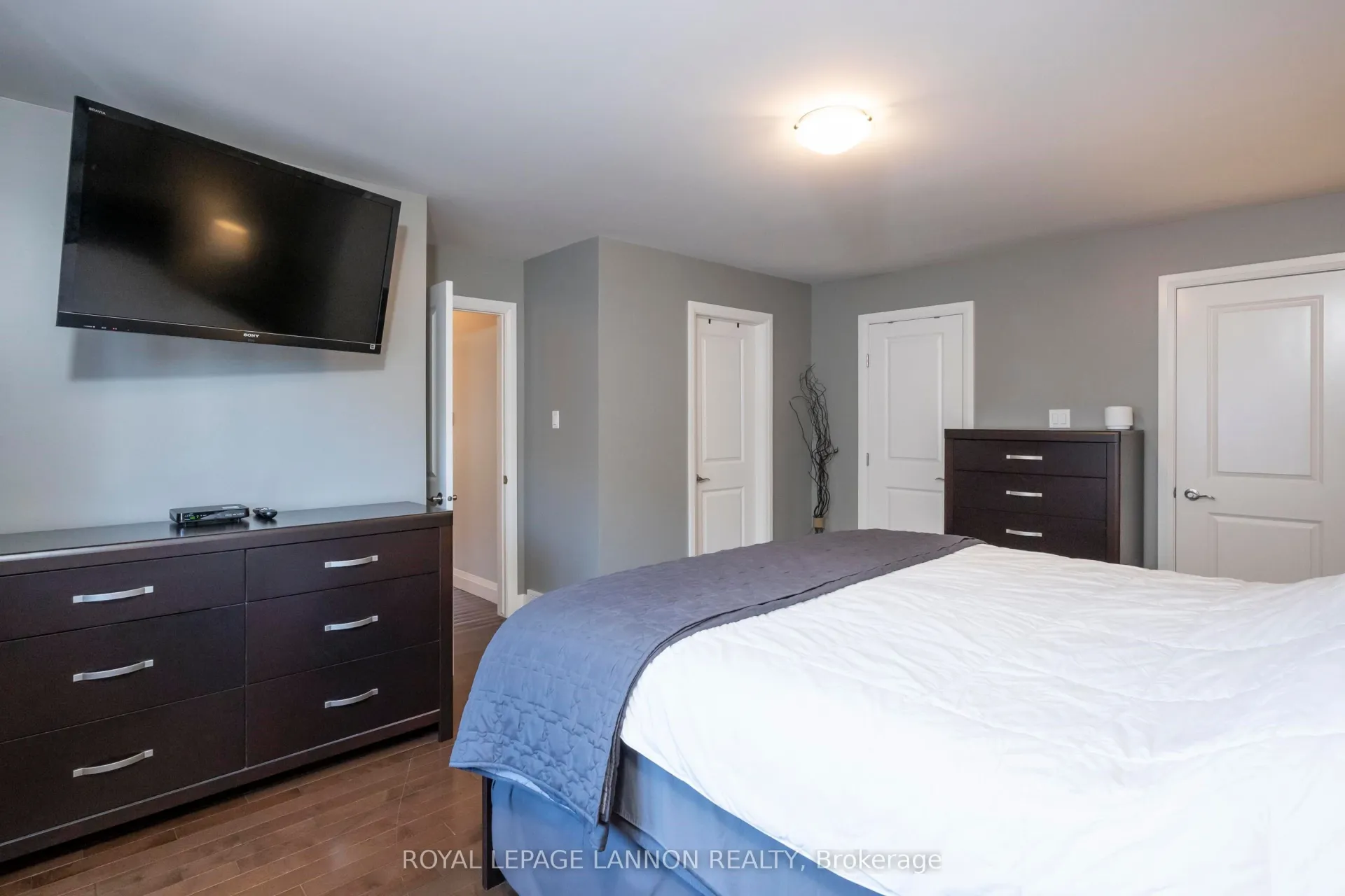 Photo 14 of 218 Sunflower Street, Thunder Bay, John Street North — HOMEH
