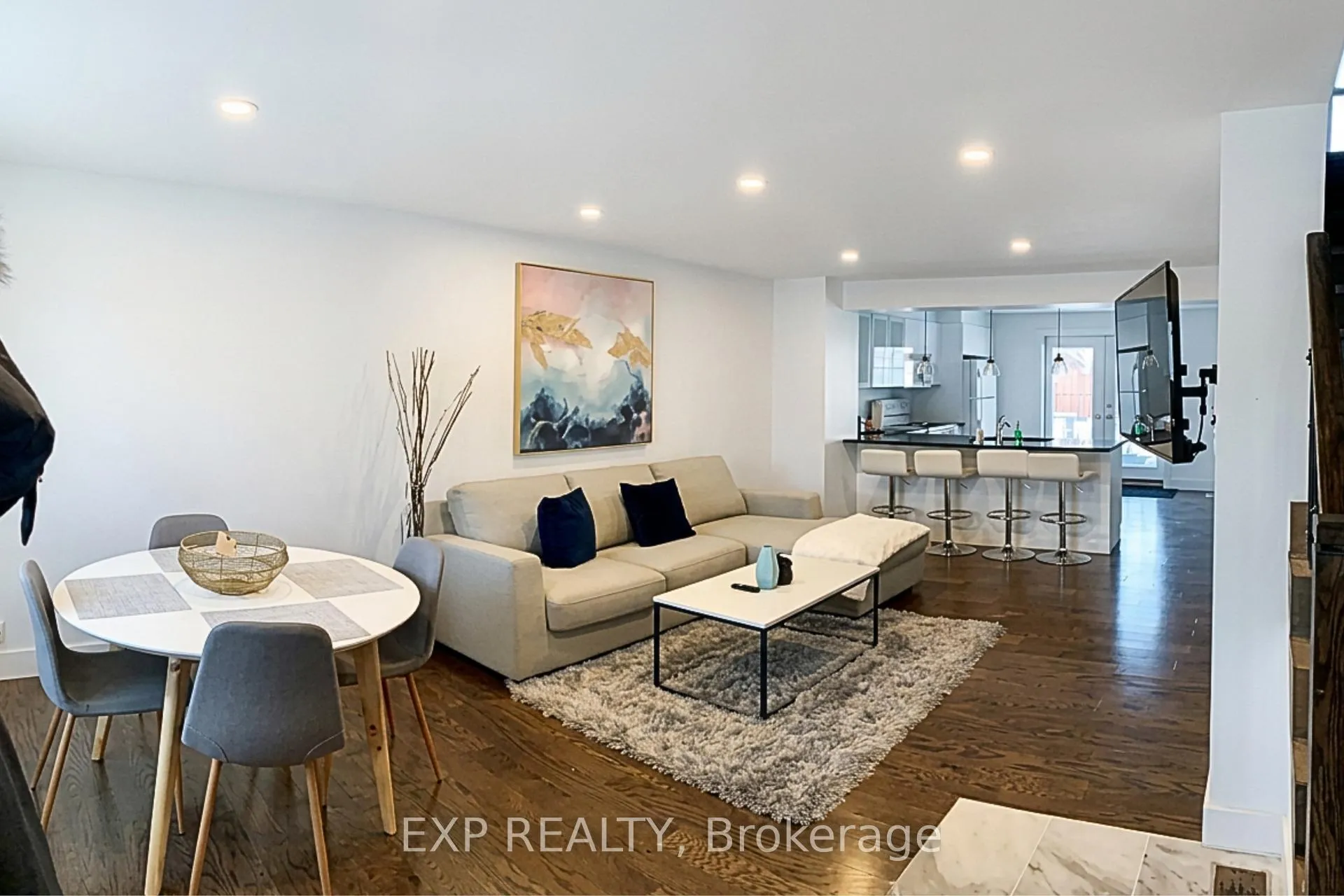Photo 3 of 323 Montfort Street, Ottawa, Vanier — HOMEH
