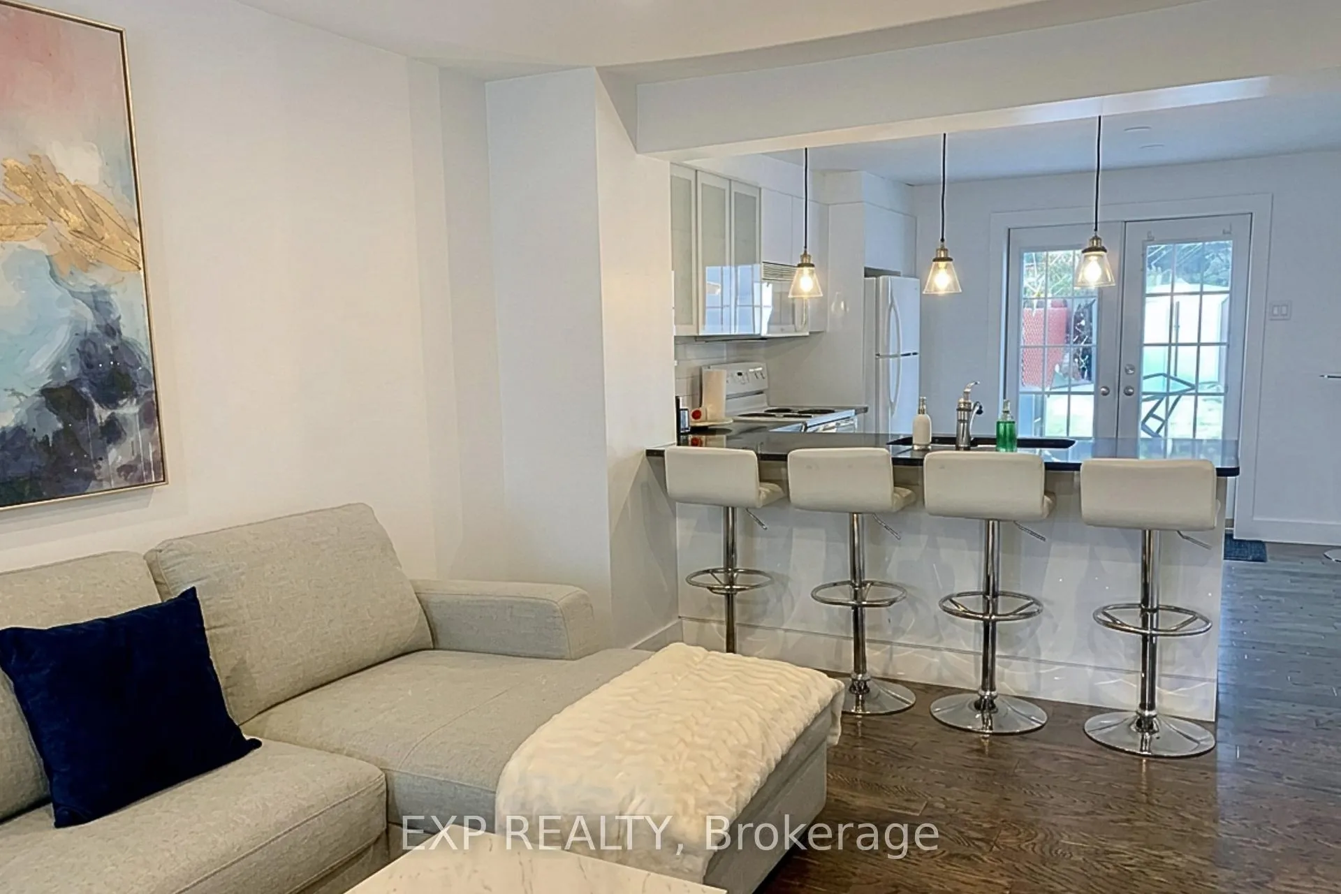 Photo 5 of 323 Montfort Street, Ottawa, Vanier — HOMEH