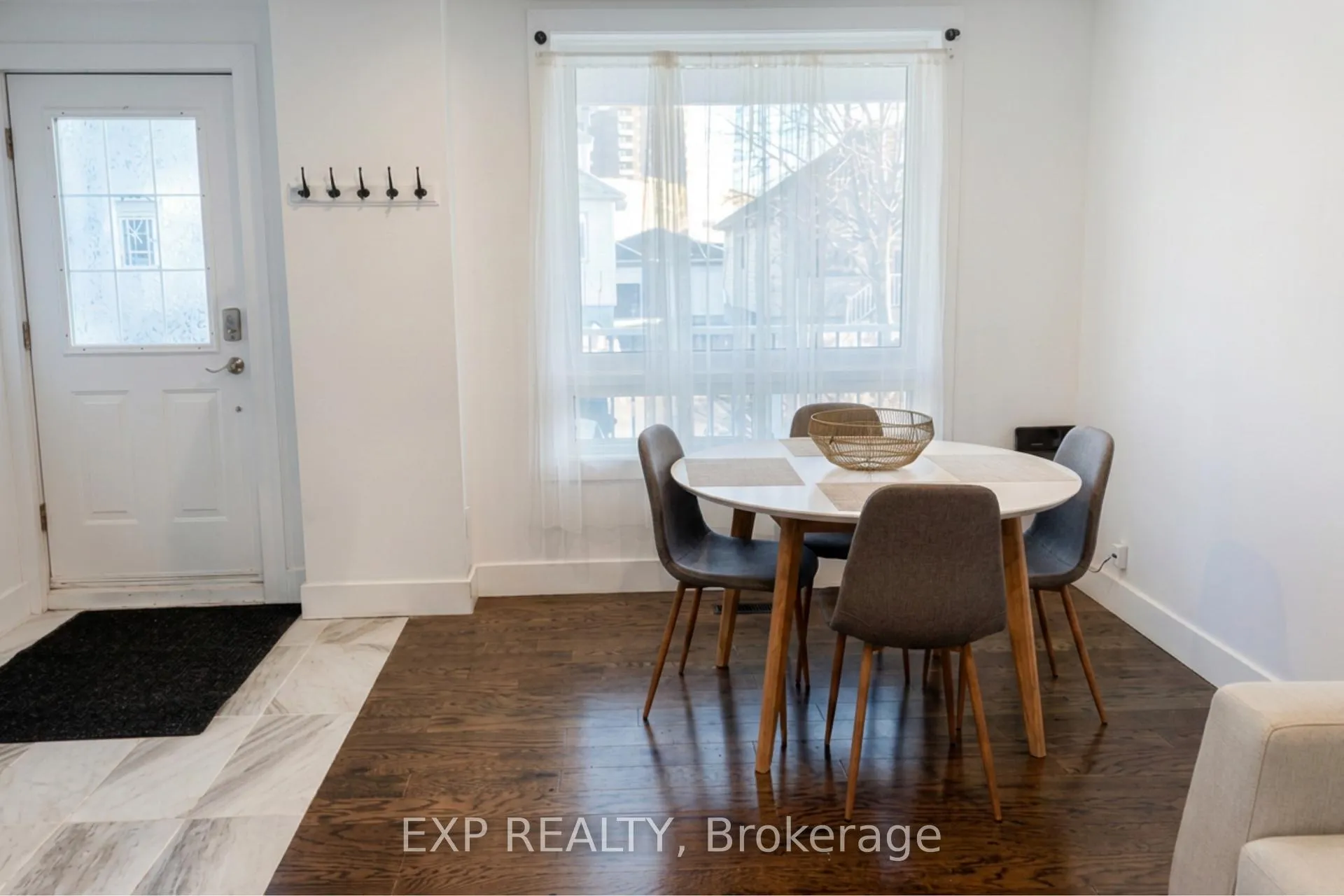 Photo 7 of 323 Montfort Street, Ottawa, Vanier — HOMEH