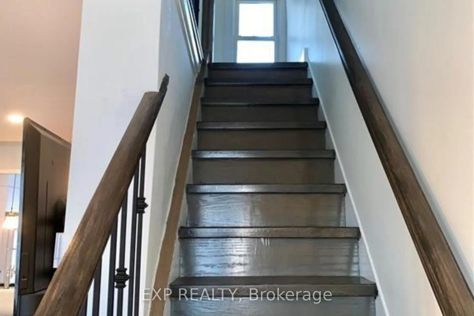 Photo 8 of 323 Montfort Street, Ottawa, Vanier — HOMEH