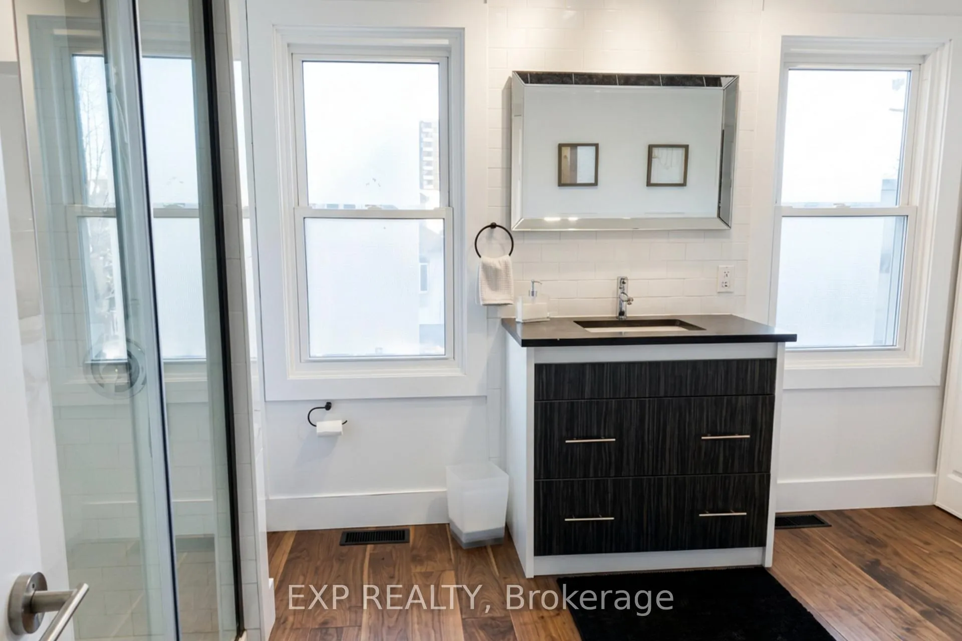 Photo 11 of 323 Montfort Street, Ottawa, Vanier — HOMEH