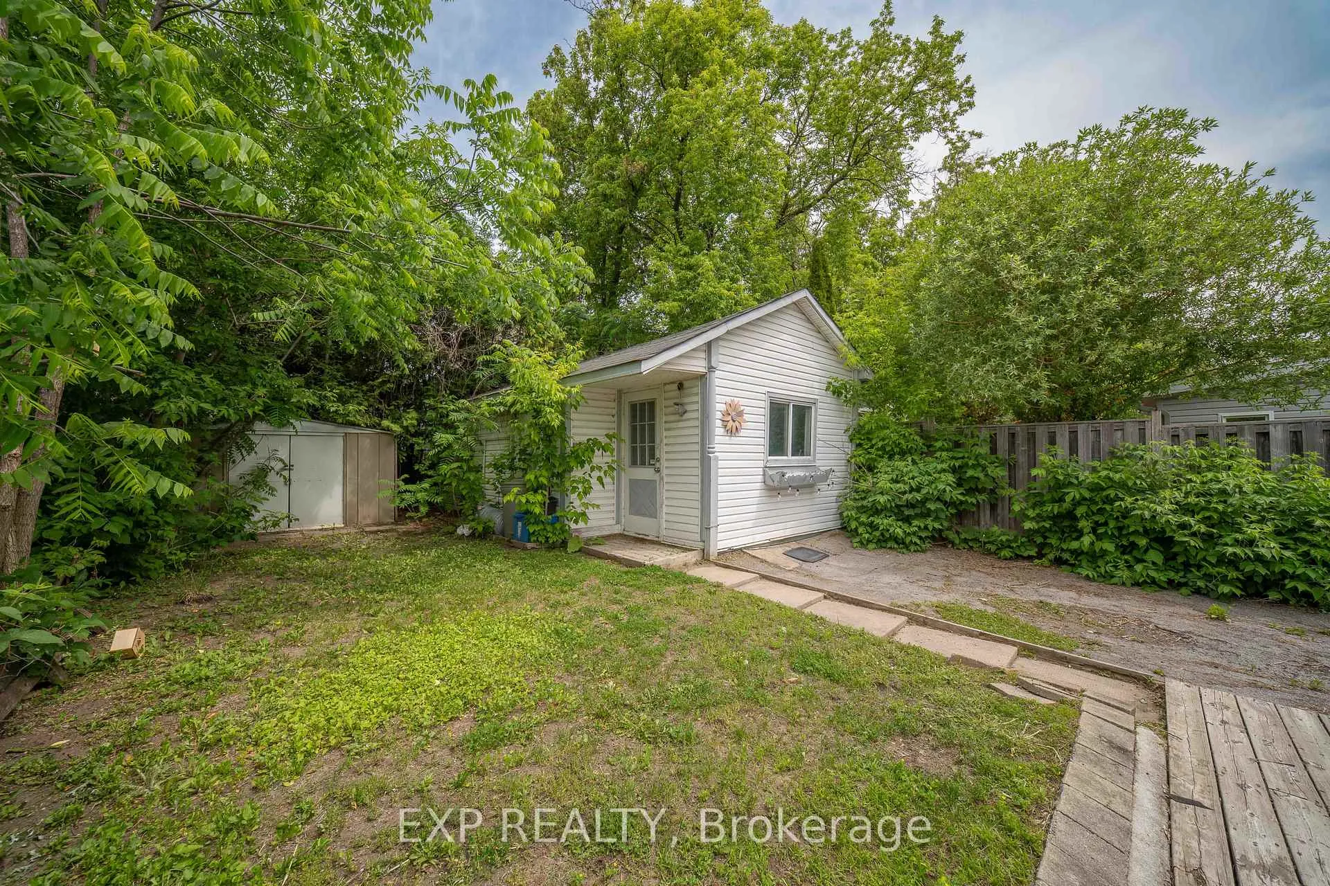 Photo 26 of 323 Montfort Street, Ottawa, Vanier — HOMEH