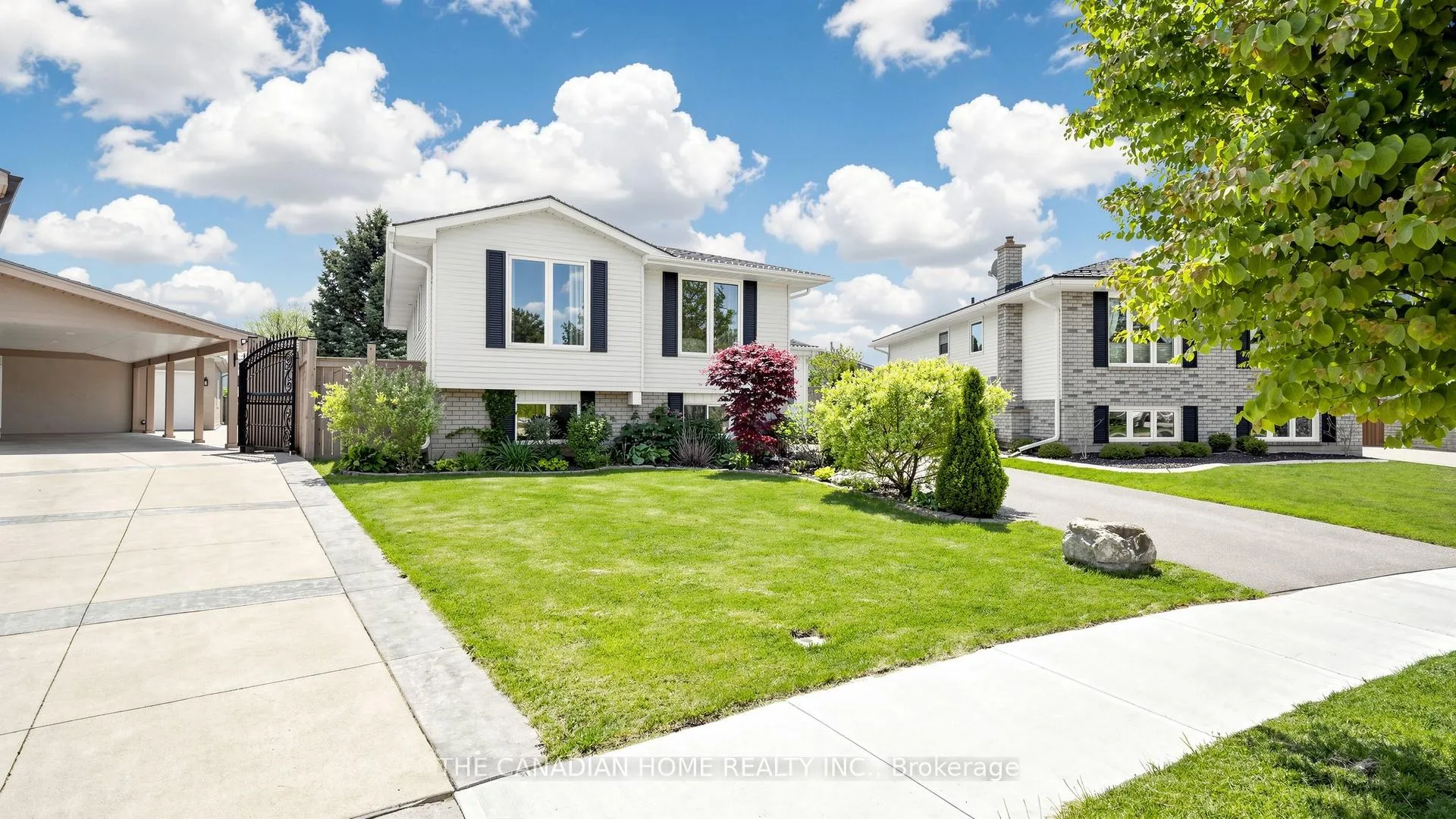 Photo 2 of 128 Branlyn Crescent, Brantford, Lynden Hills — HOMEH