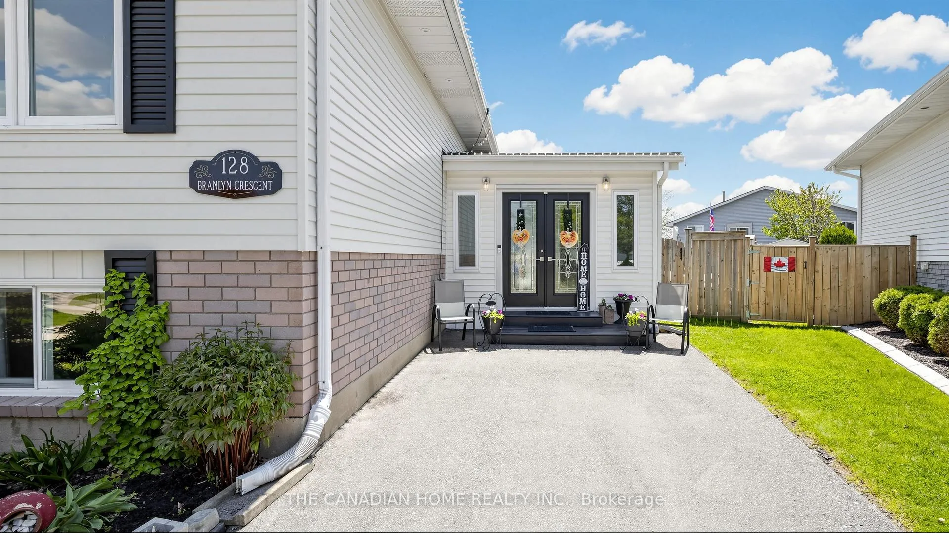 Photo 4 of 128 Branlyn Crescent, Brantford, Lynden Hills — HOMEH