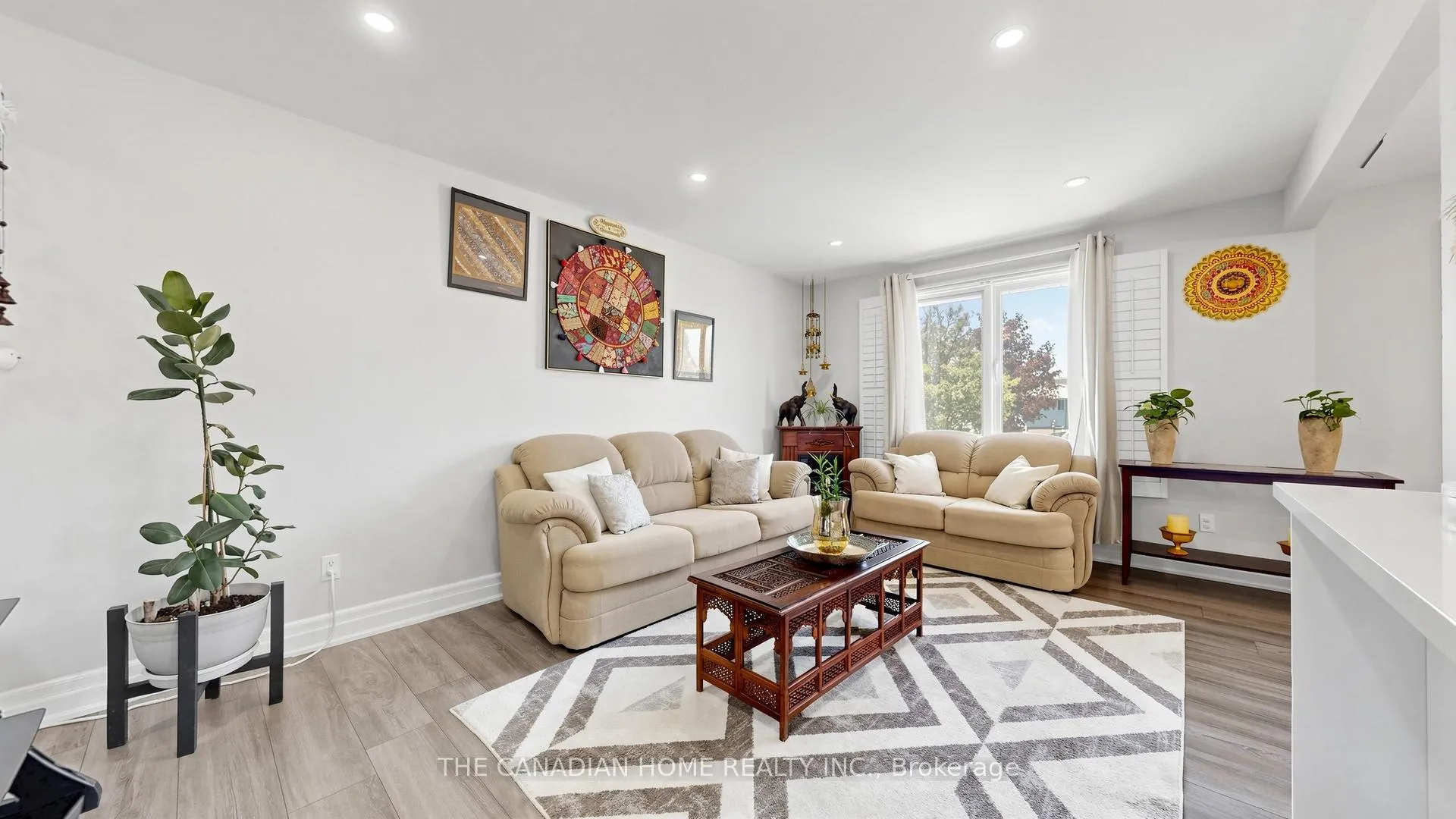 Photo 9 of 128 Branlyn Crescent, Brantford, Lynden Hills — HOMEH