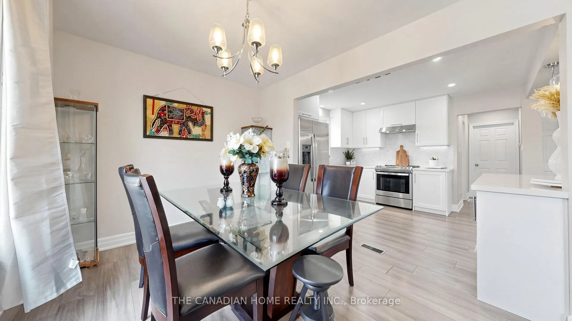 Photo 13 of 128 Branlyn Crescent, Brantford, Lynden Hills — HOMEH
