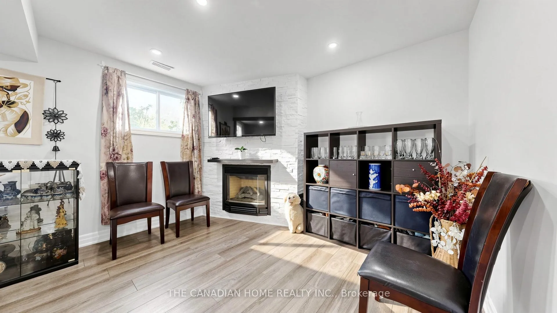 Photo 31 of 128 Branlyn Crescent, Brantford, Lynden Hills — HOMEH