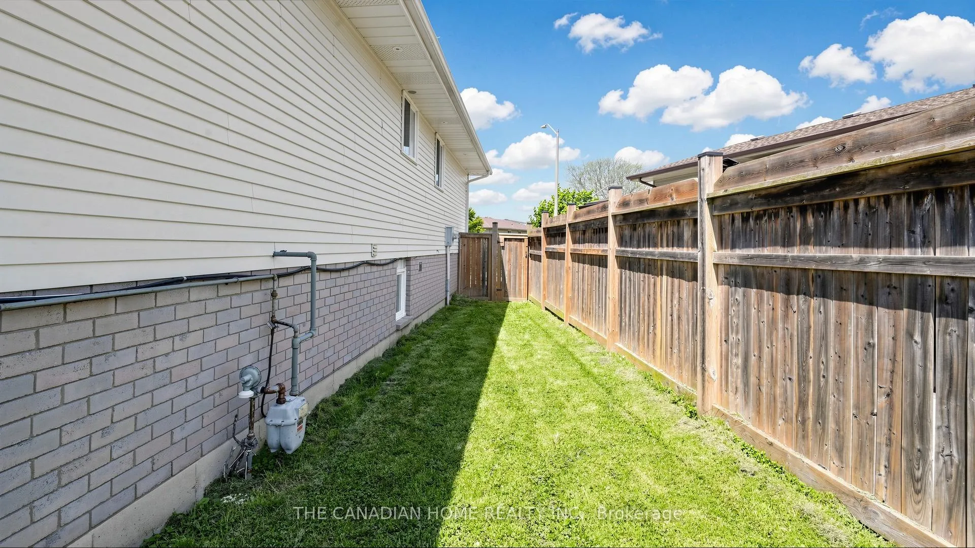 Photo 49 of 128 Branlyn Crescent, Brantford, Lynden Hills — HOMEH