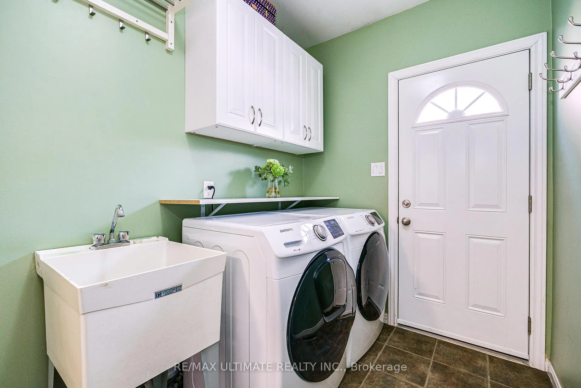 Photo 18 of 54 Waller Street, Whitby, Rolling Acres — HOMEH